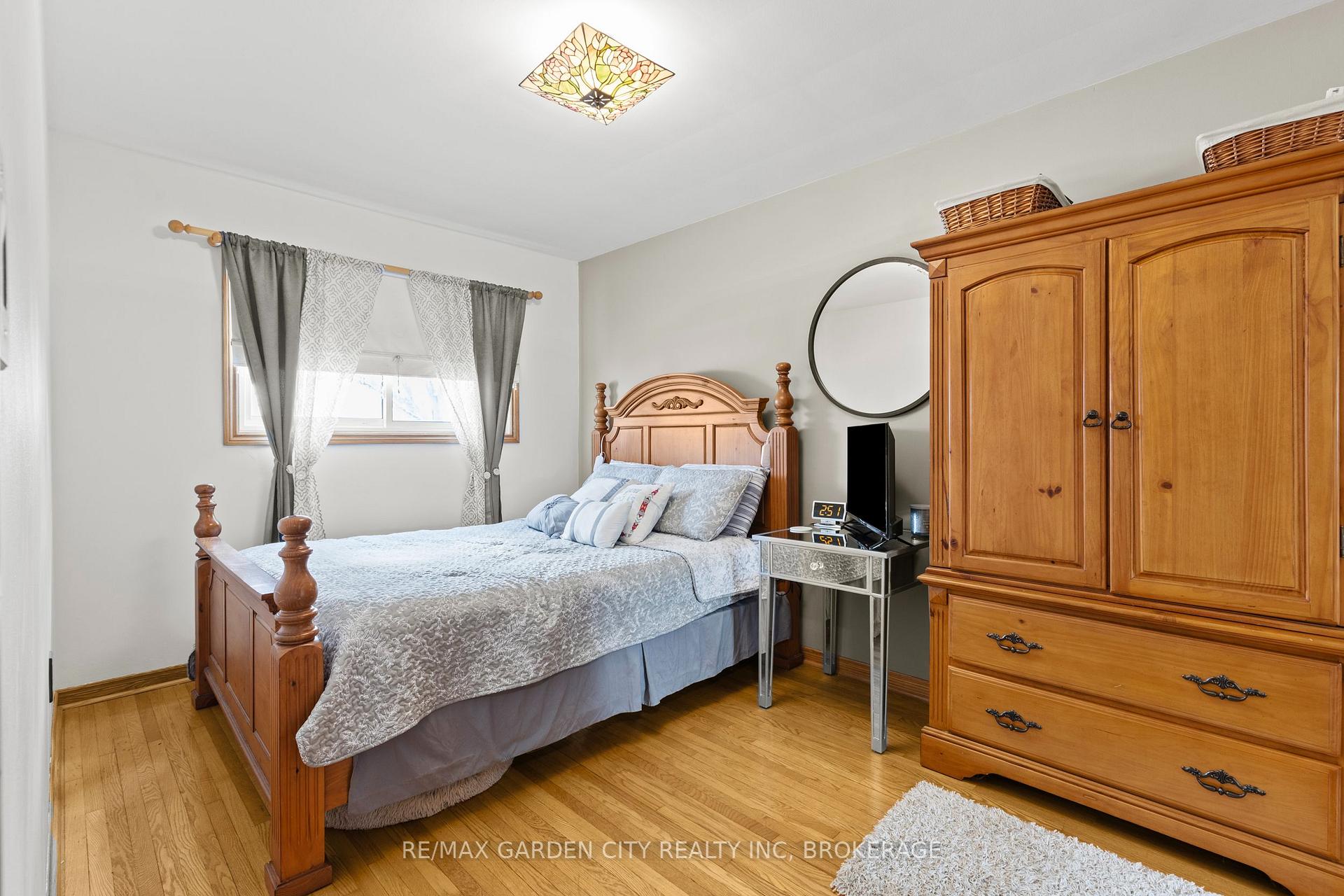 Photo 13 of 8842 Roosevelt Street, Niagara Falls, Chippawa — HOMEH