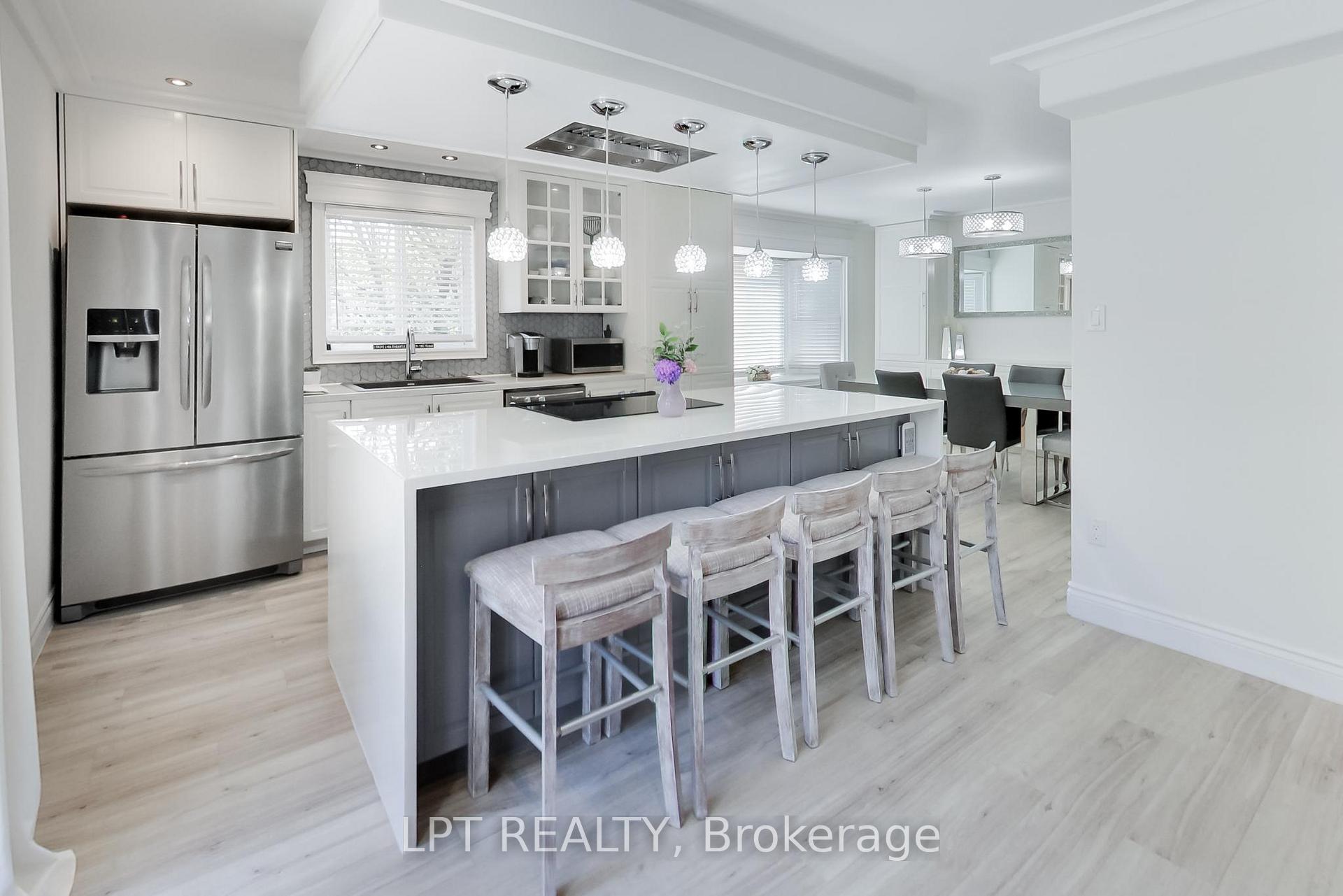 Photo 4 of 2482 Snowhill Court, Burlington, Brant Hills — HOMEH