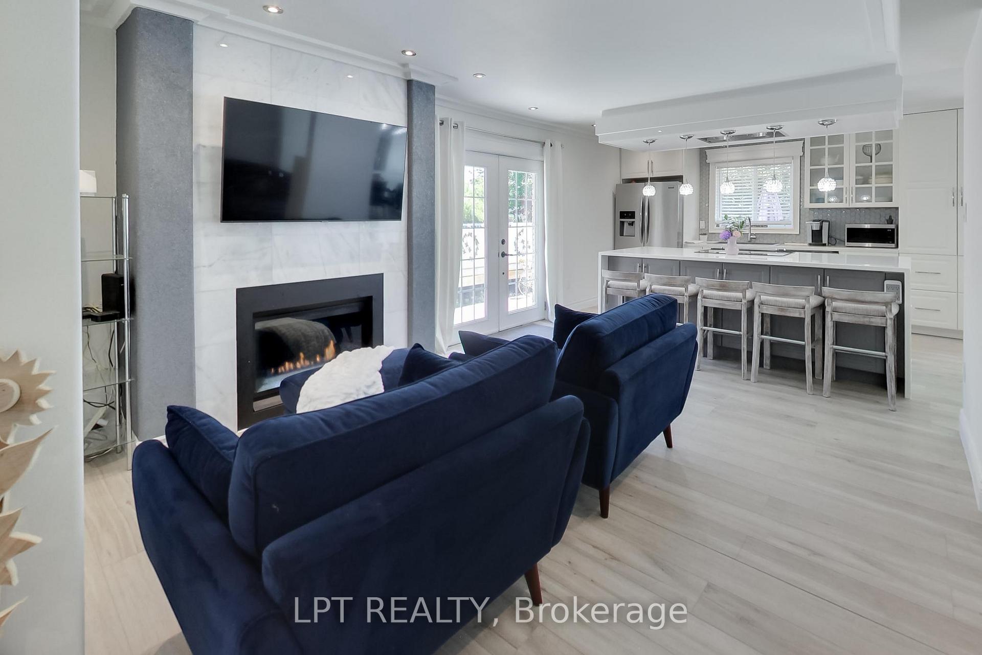 Photo 5 of 2482 Snowhill Court, Burlington, Brant Hills — HOMEH
