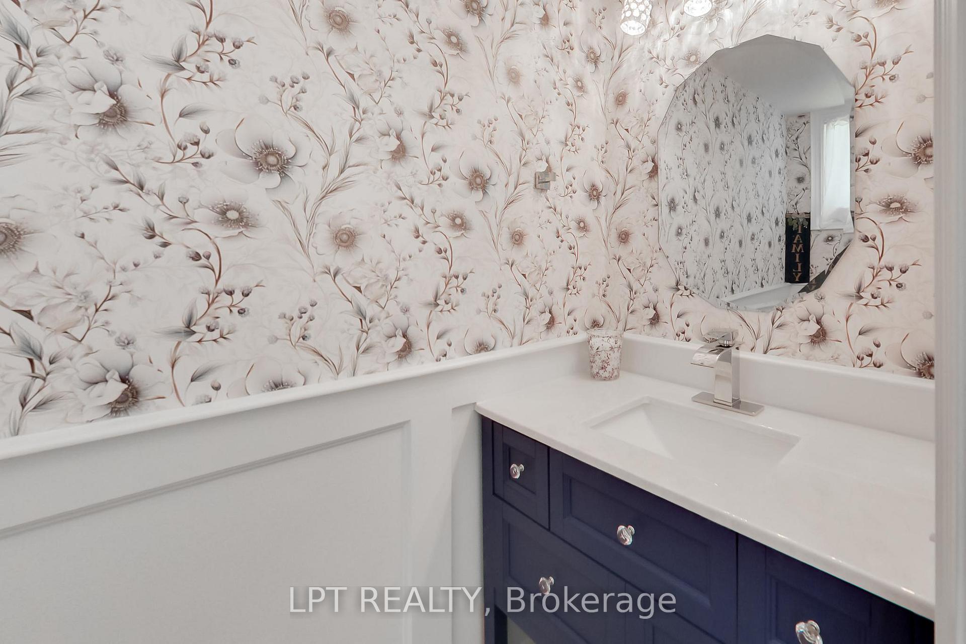 Photo 8 of 2482 Snowhill Court, Burlington, Brant Hills — HOMEH