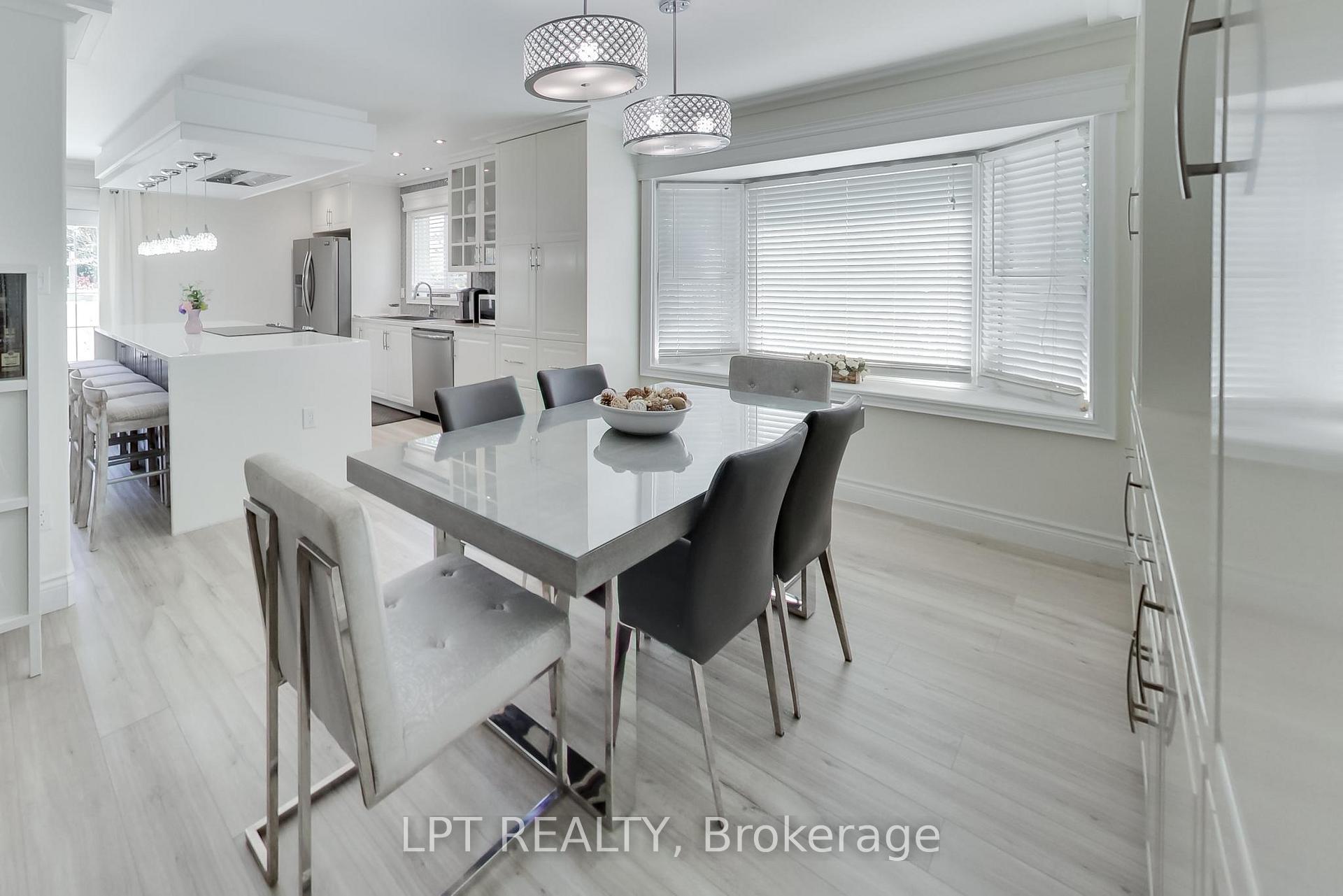 Photo 10 of 2482 Snowhill Court, Burlington, Brant Hills — HOMEH