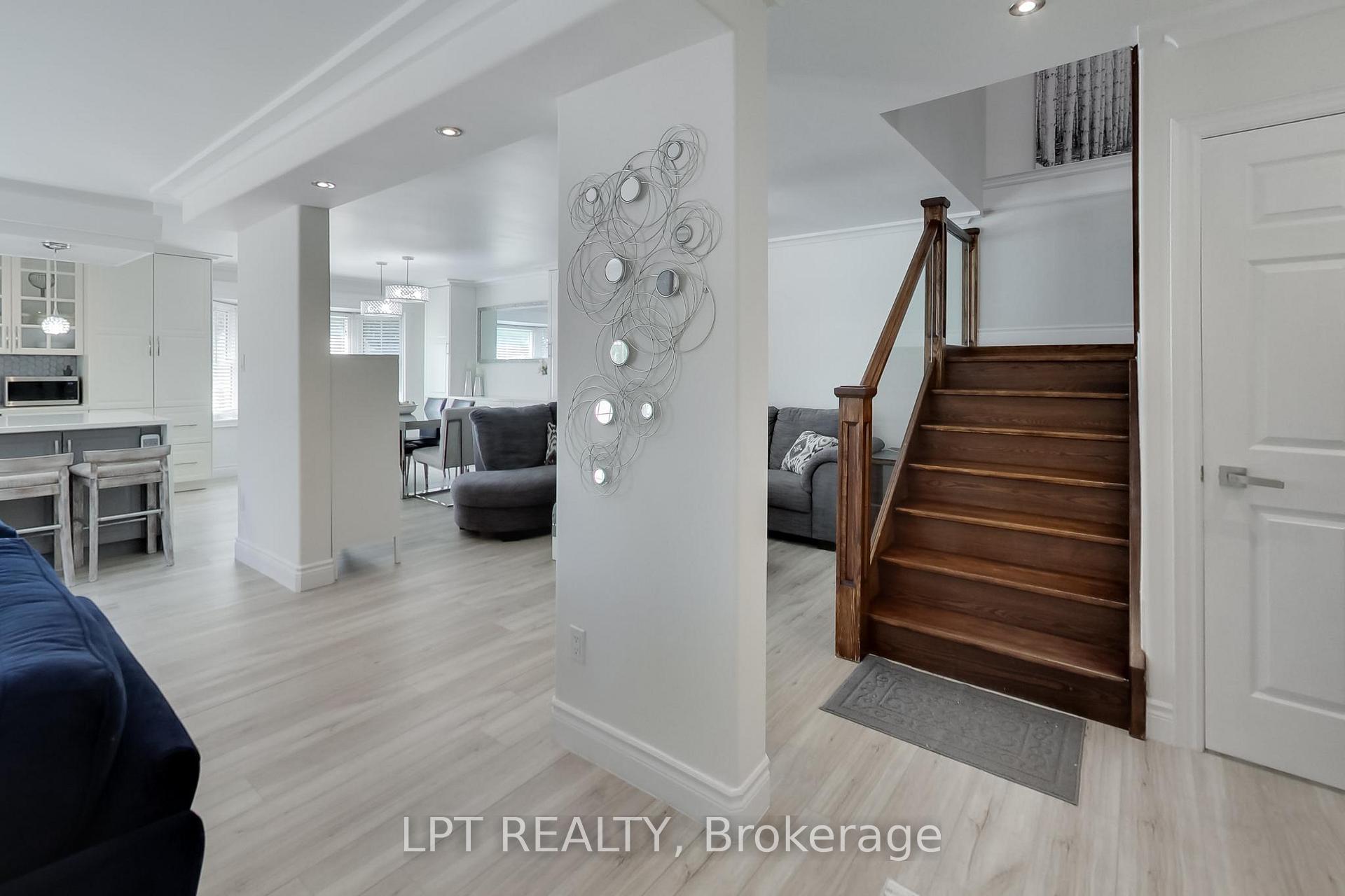 Photo 14 of 2482 Snowhill Court, Burlington, Brant Hills — HOMEH