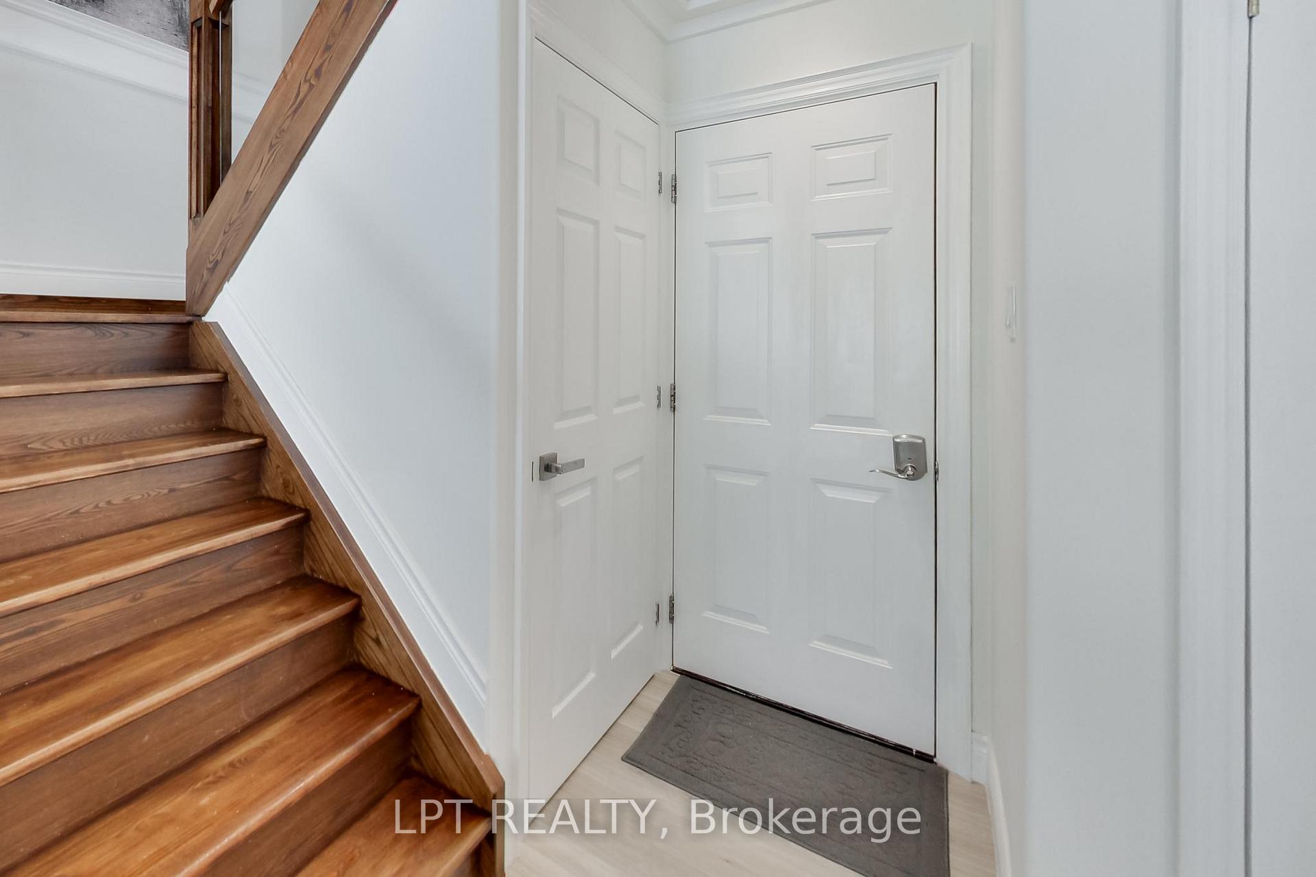 Photo 15 of 2482 Snowhill Court, Burlington, Brant Hills — HOMEH