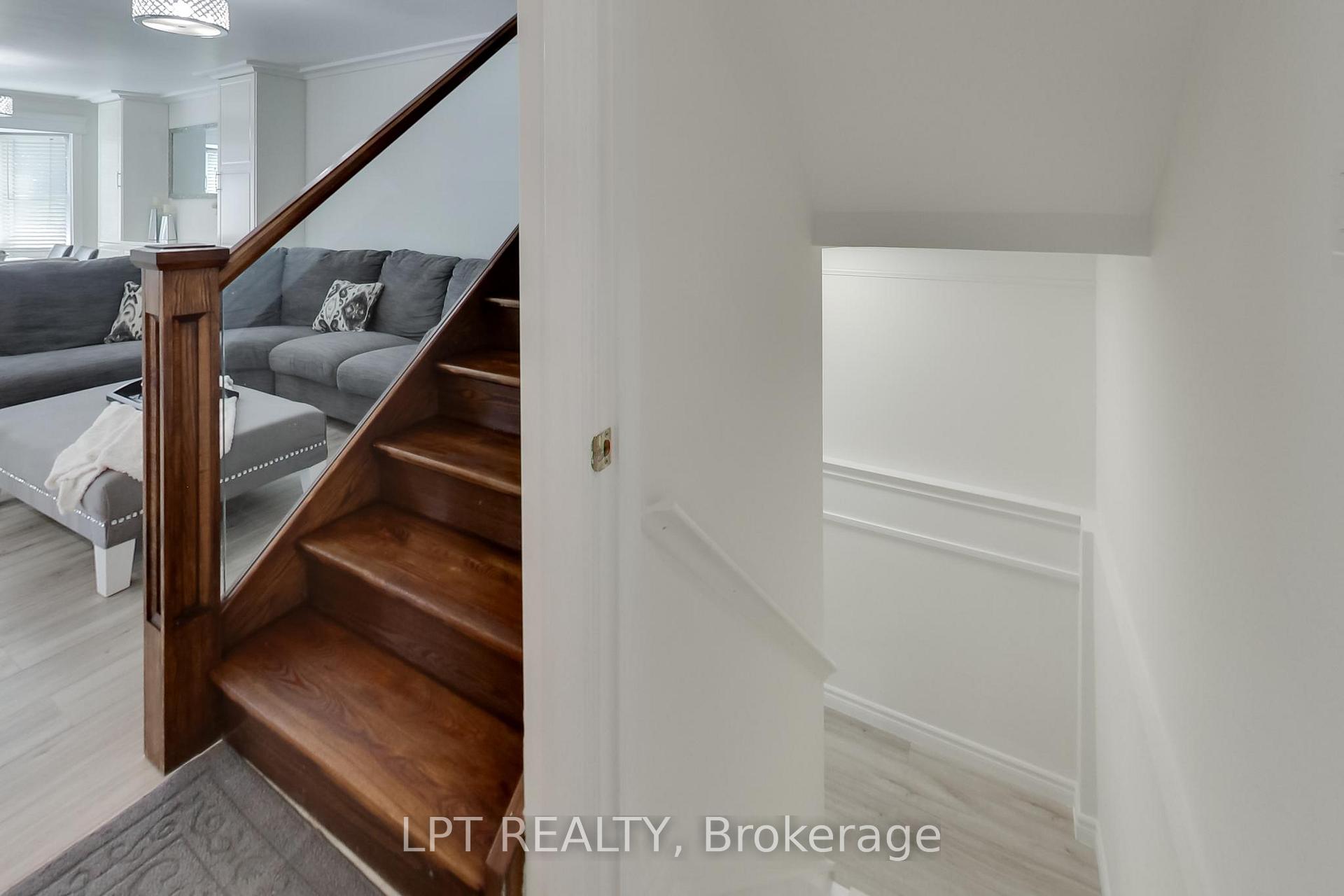 Photo 16 of 2482 Snowhill Court, Burlington, Brant Hills — HOMEH