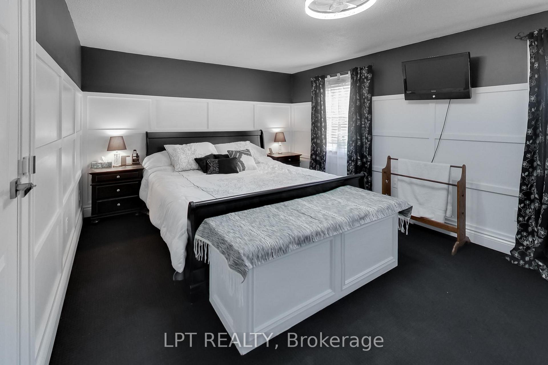 Photo 17 of 2482 Snowhill Court, Burlington, Brant Hills — HOMEH