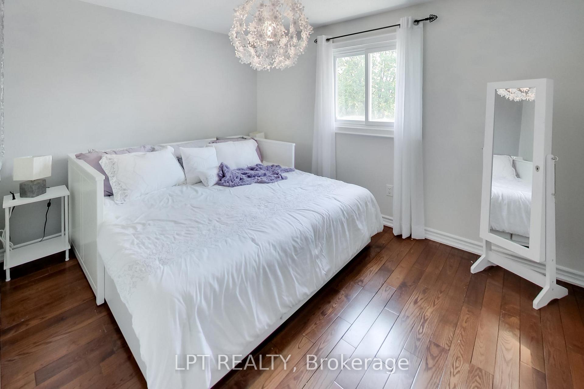 Photo 25 of 2482 Snowhill Court, Burlington, Brant Hills — HOMEH