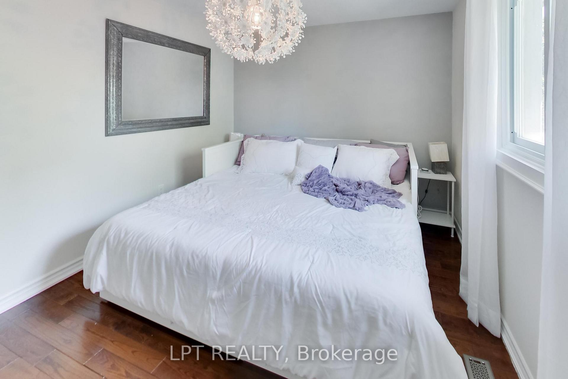 Photo 27 of 2482 Snowhill Court, Burlington, Brant Hills — HOMEH