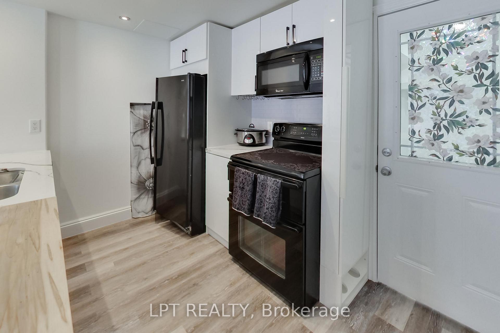 Photo 29 of 2482 Snowhill Court, Burlington, Brant Hills — HOMEH