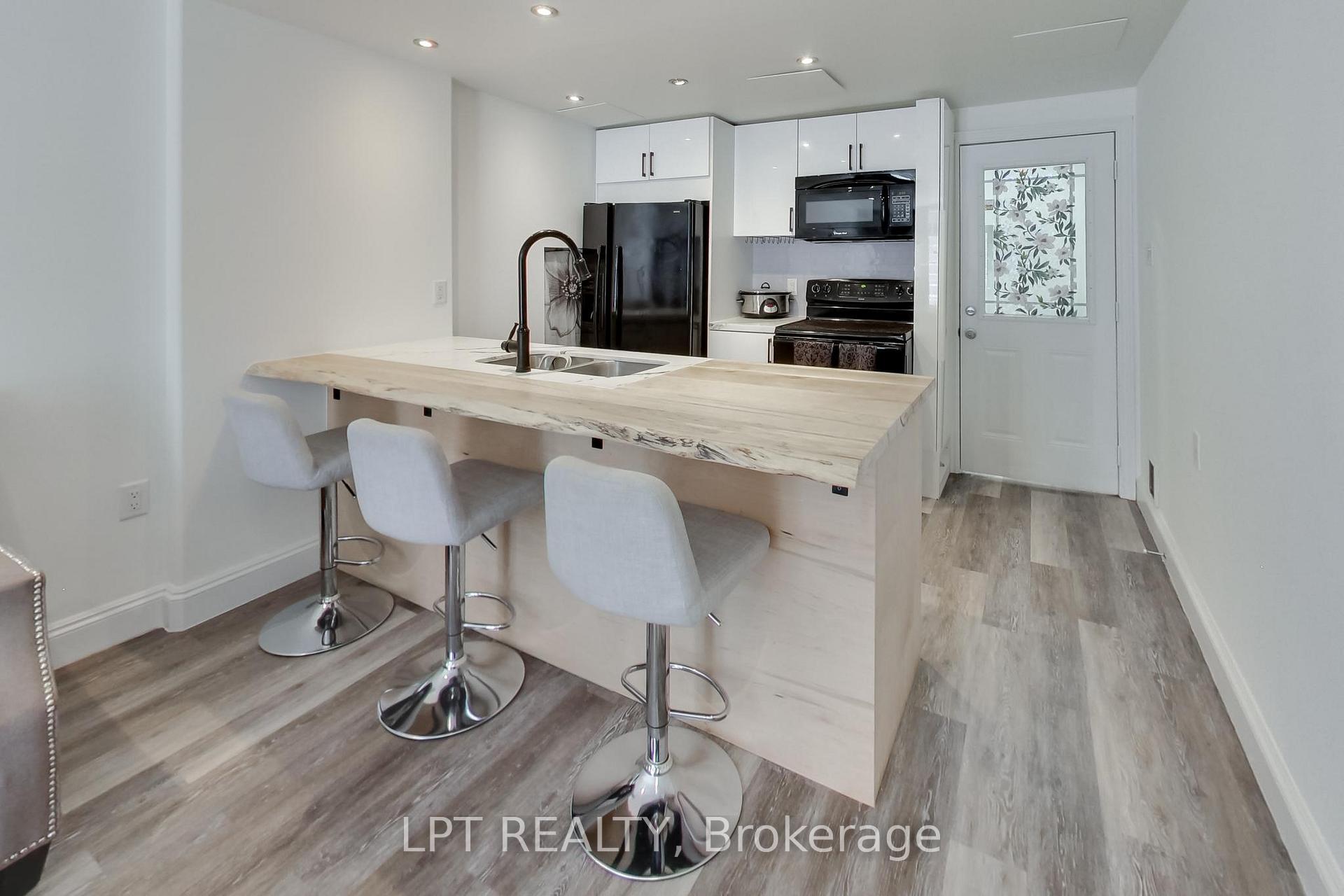 Photo 30 of 2482 Snowhill Court, Burlington, Brant Hills — HOMEH