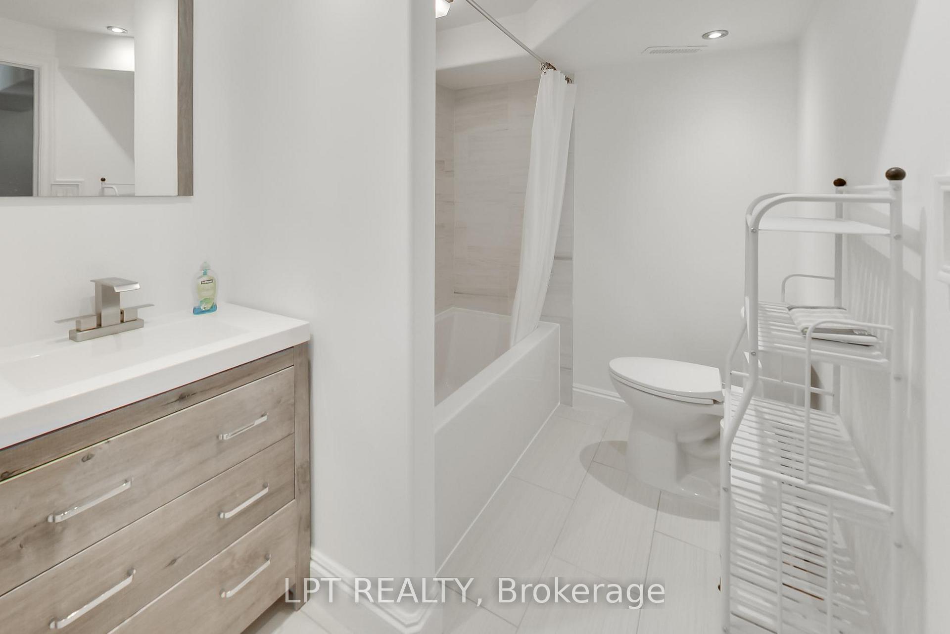 Photo 34 of 2482 Snowhill Court, Burlington, Brant Hills — HOMEH