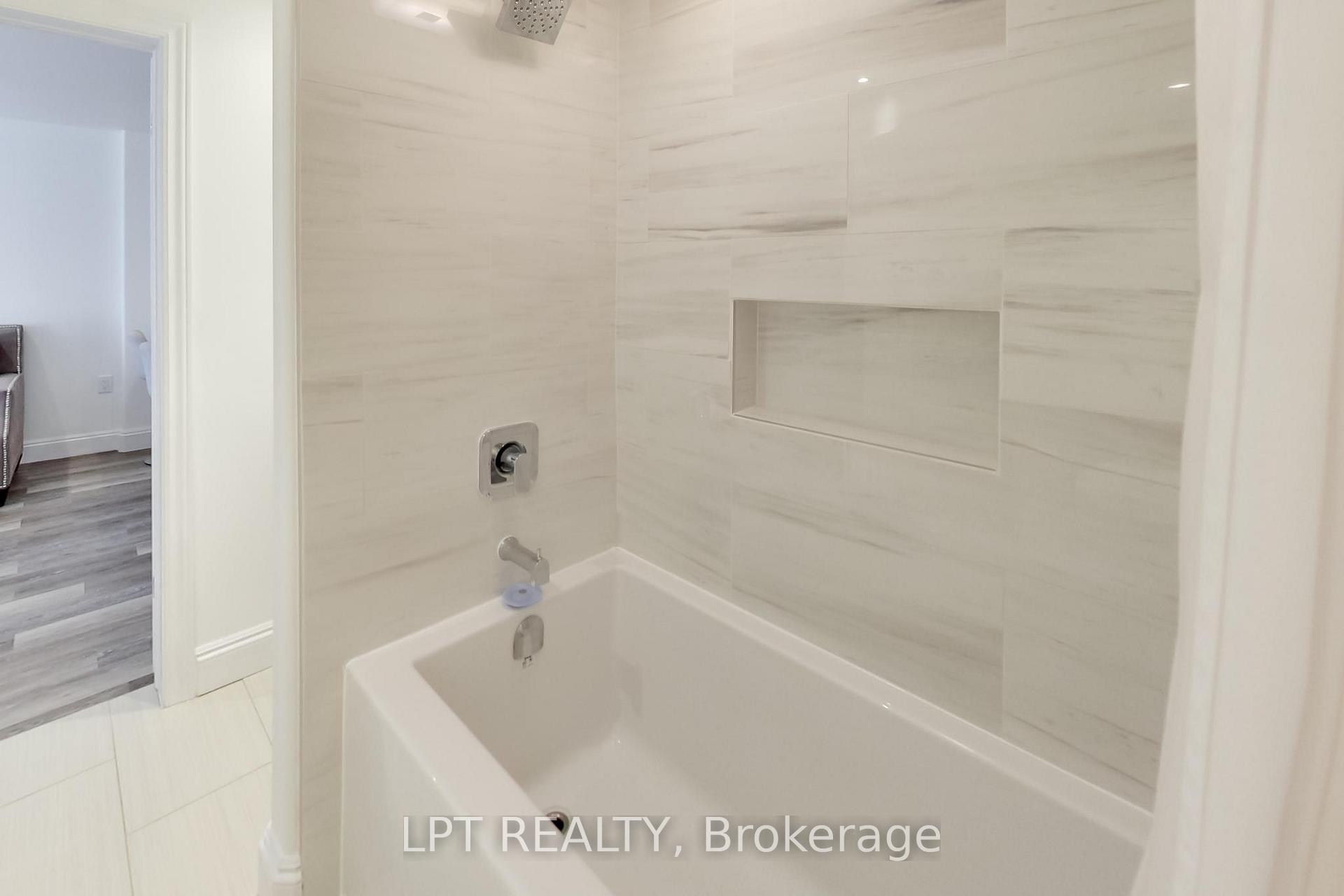 Photo 35 of 2482 Snowhill Court, Burlington, Brant Hills — HOMEH