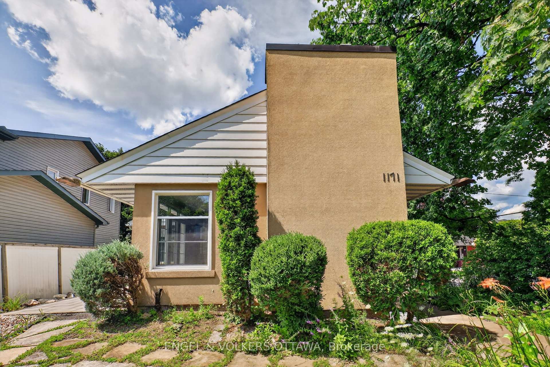 Photo 1 of 1171 Shillington Avenue, Ottawa, Carlington — HOMEH