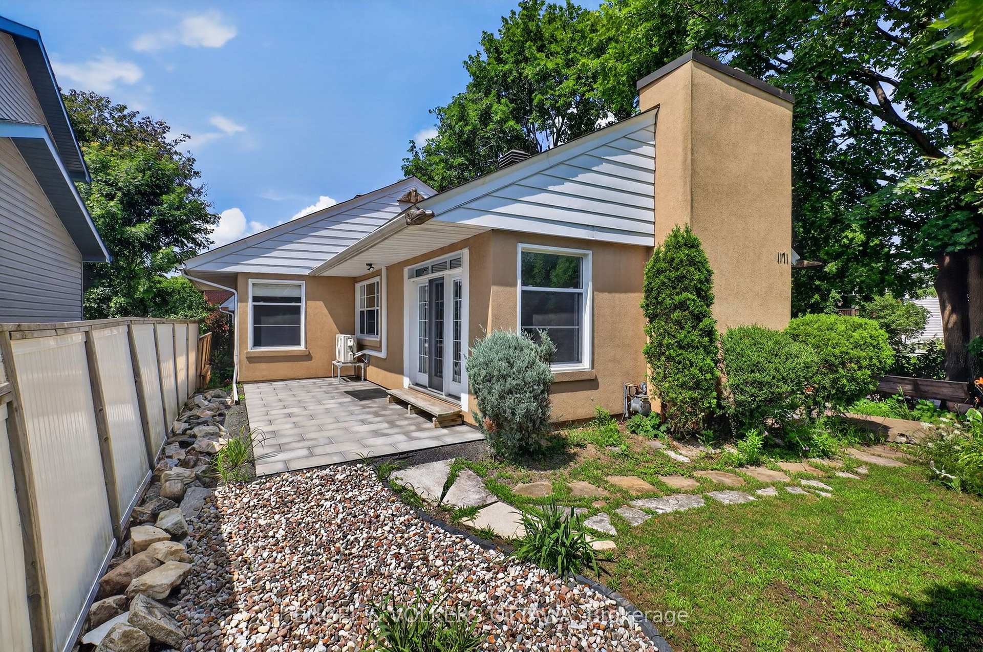 Photo 2 of 1171 Shillington Avenue, Ottawa, Carlington — HOMEH