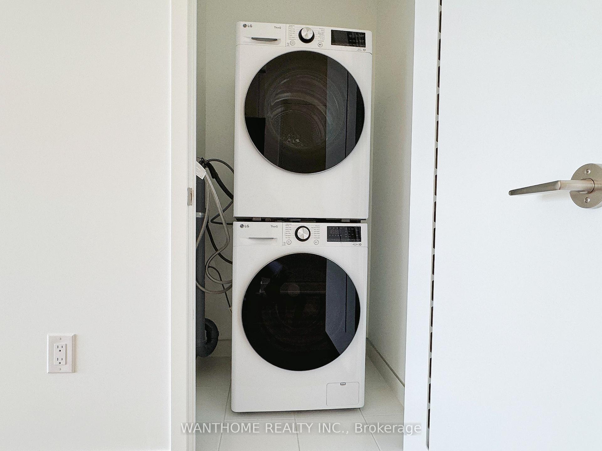 Photo 8 of Unit 1602, 10 Oak Street E, Toronto, Regent Park — HOMEH