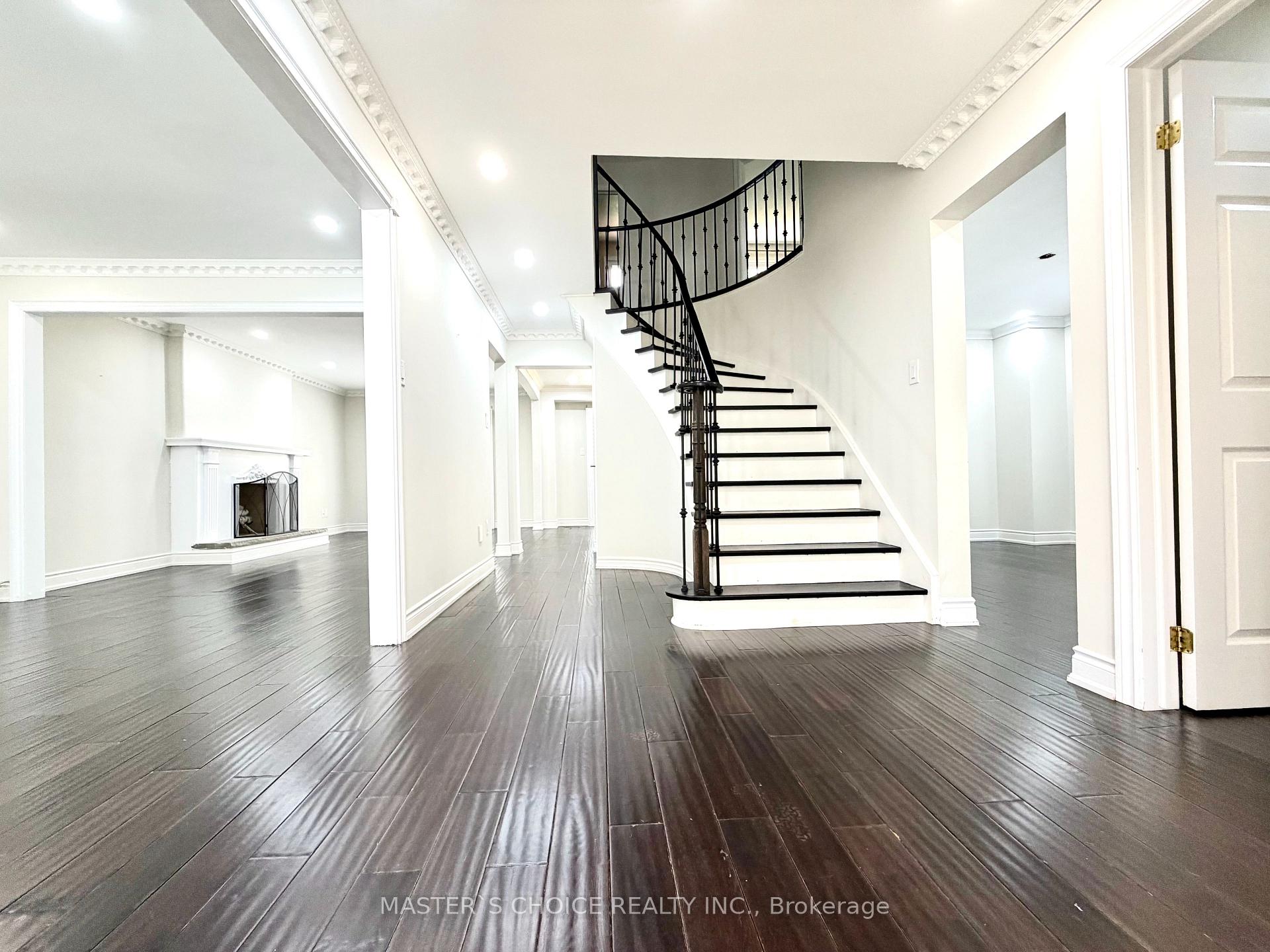 Photo 3 of 212 Fincham Avenue, Markham, Markham Village — HOMEH