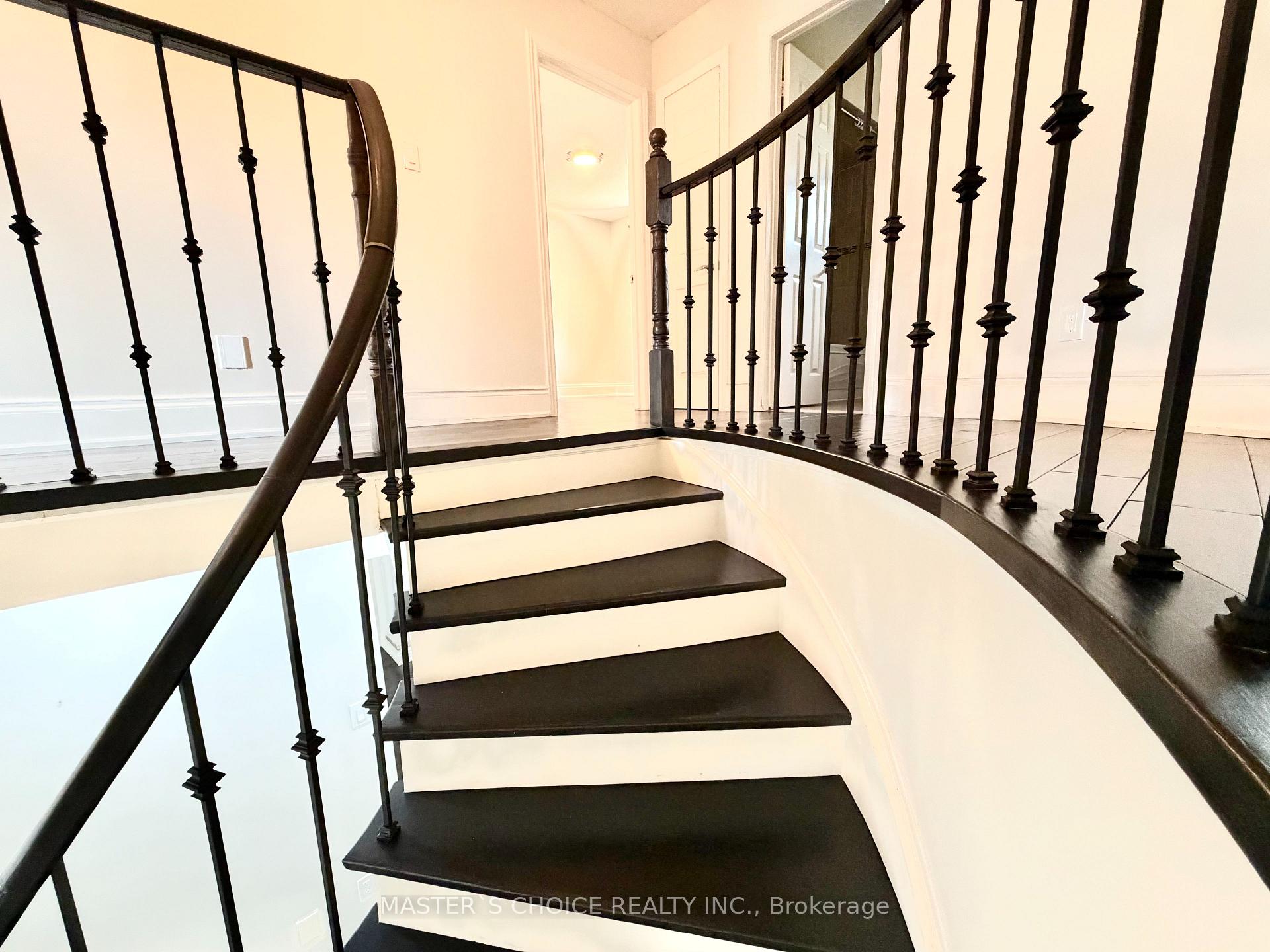 Photo 4 of 212 Fincham Avenue, Markham, Markham Village — HOMEH