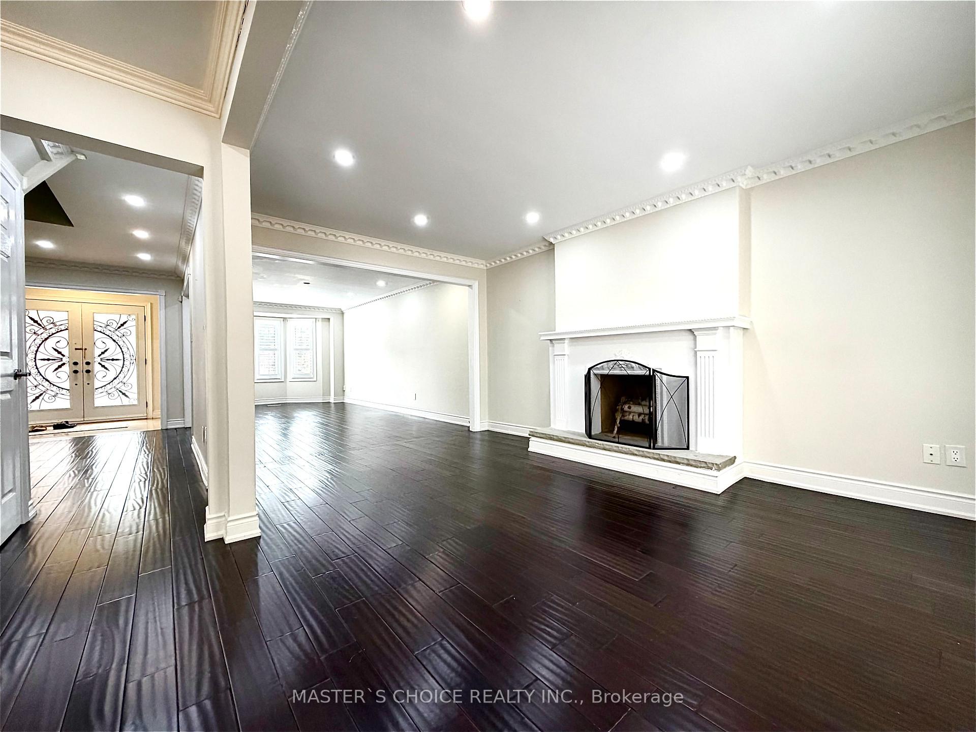Photo 5 of 212 Fincham Avenue, Markham, Markham Village — HOMEH