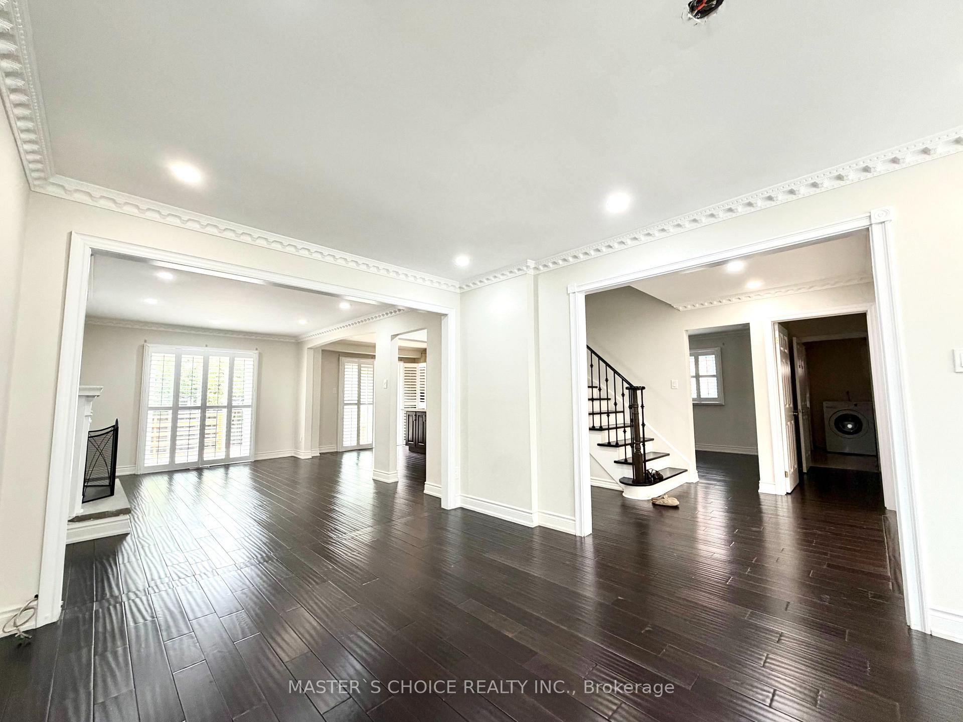 Photo 6 of 212 Fincham Avenue, Markham, Markham Village — HOMEH