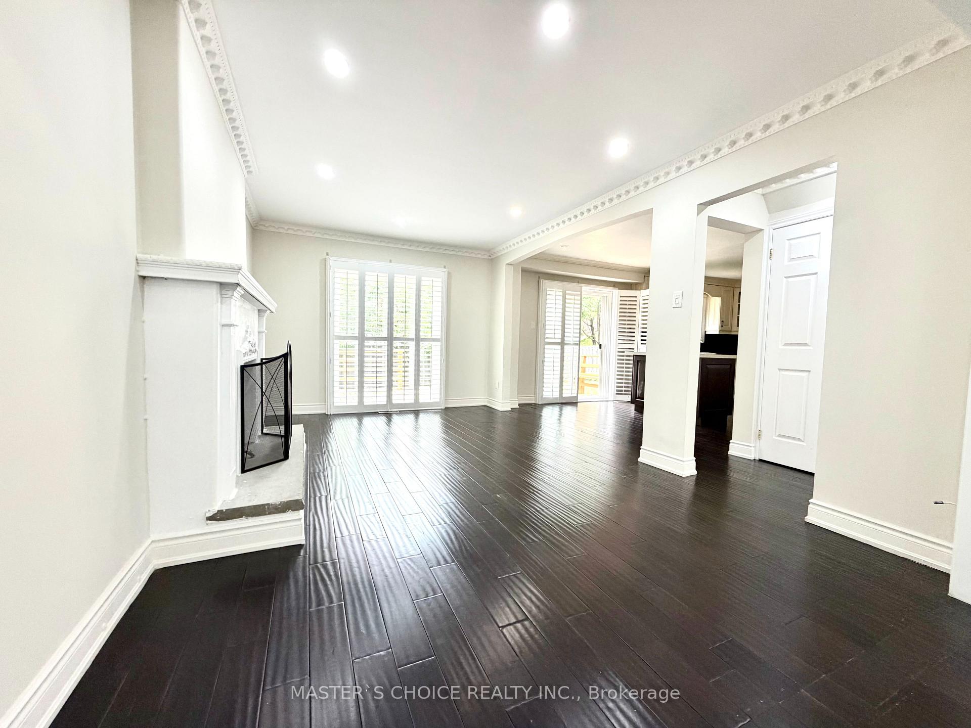 Photo 7 of 212 Fincham Avenue, Markham, Markham Village — HOMEH