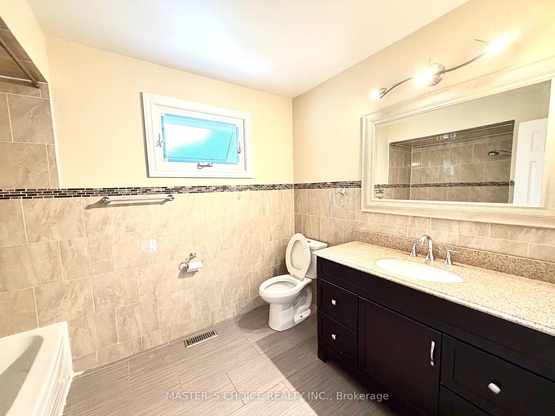 Photo 25 of 212 Fincham Avenue, Markham, Markham Village — HOMEH