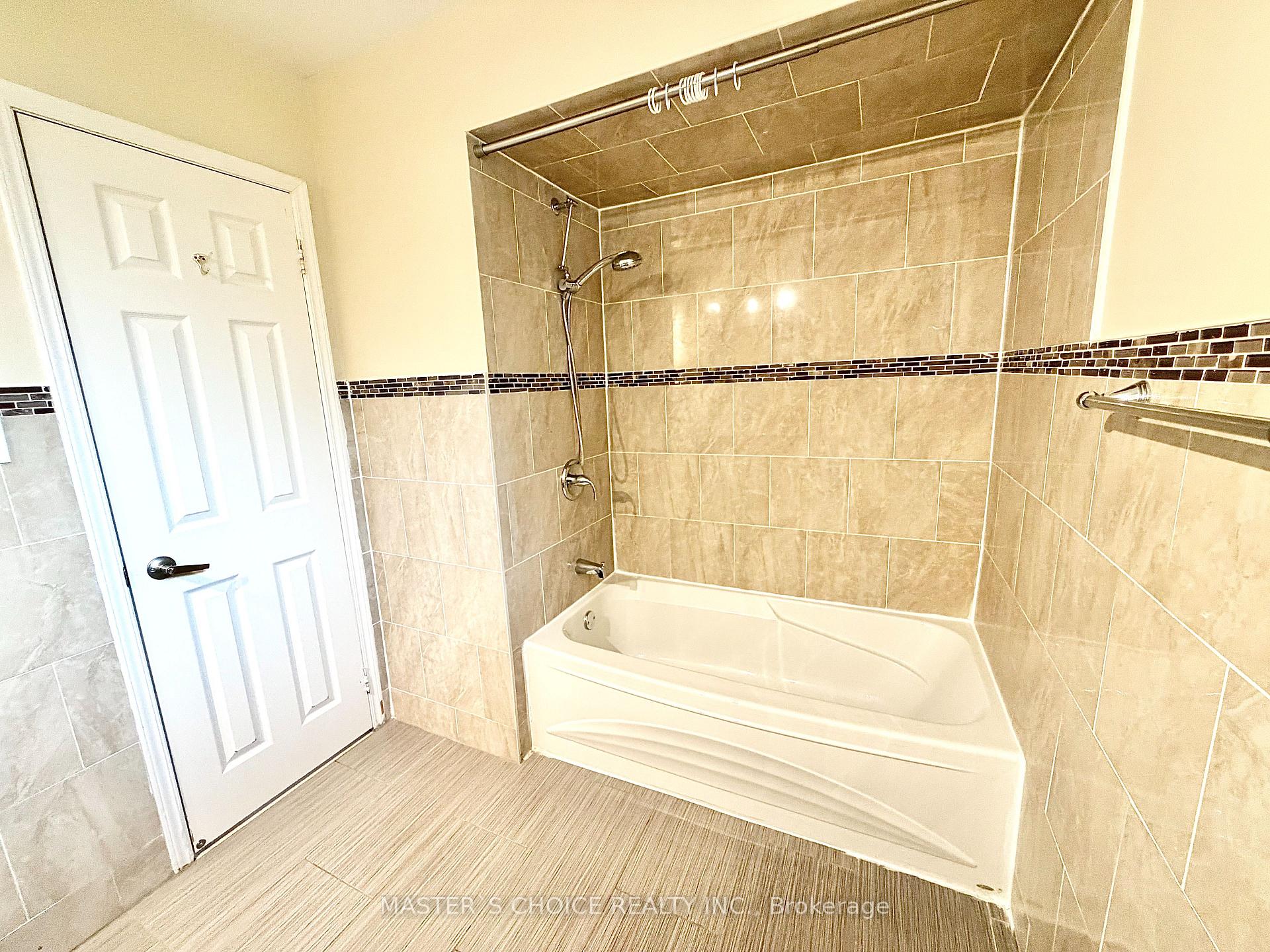 Photo 26 of 212 Fincham Avenue, Markham, Markham Village — HOMEH
