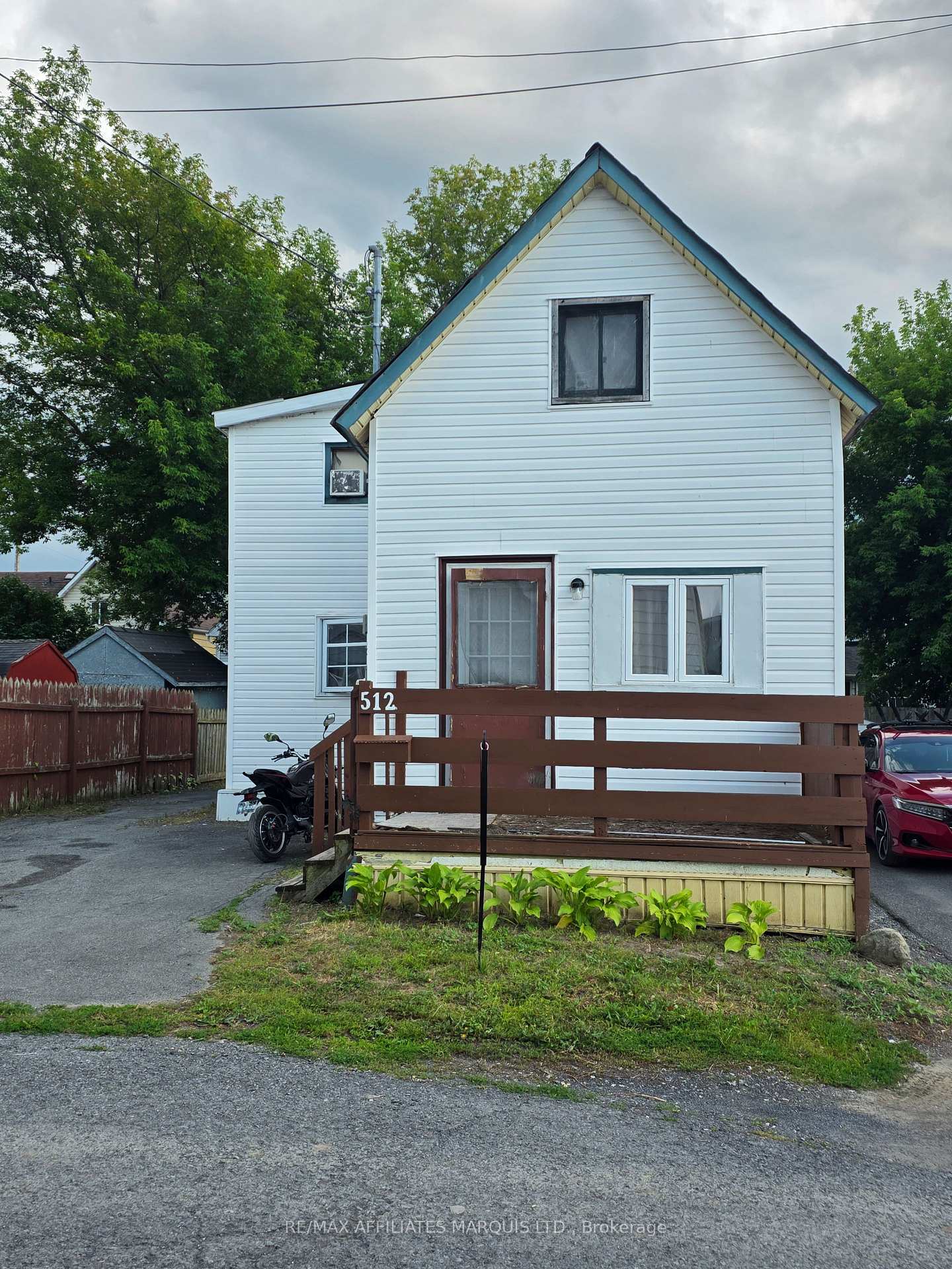 Photo of 512 First Street W