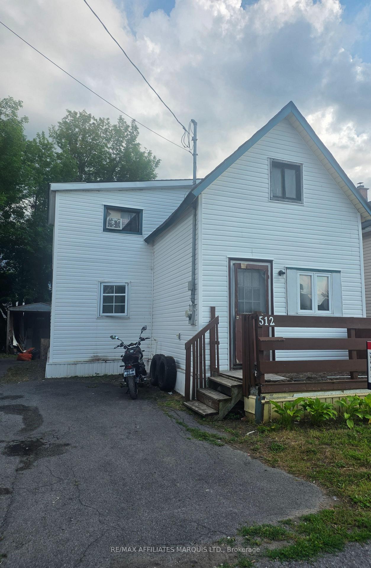 Photo 2 of 512 First Street W, Cornwall, Cornwall — HOMEH