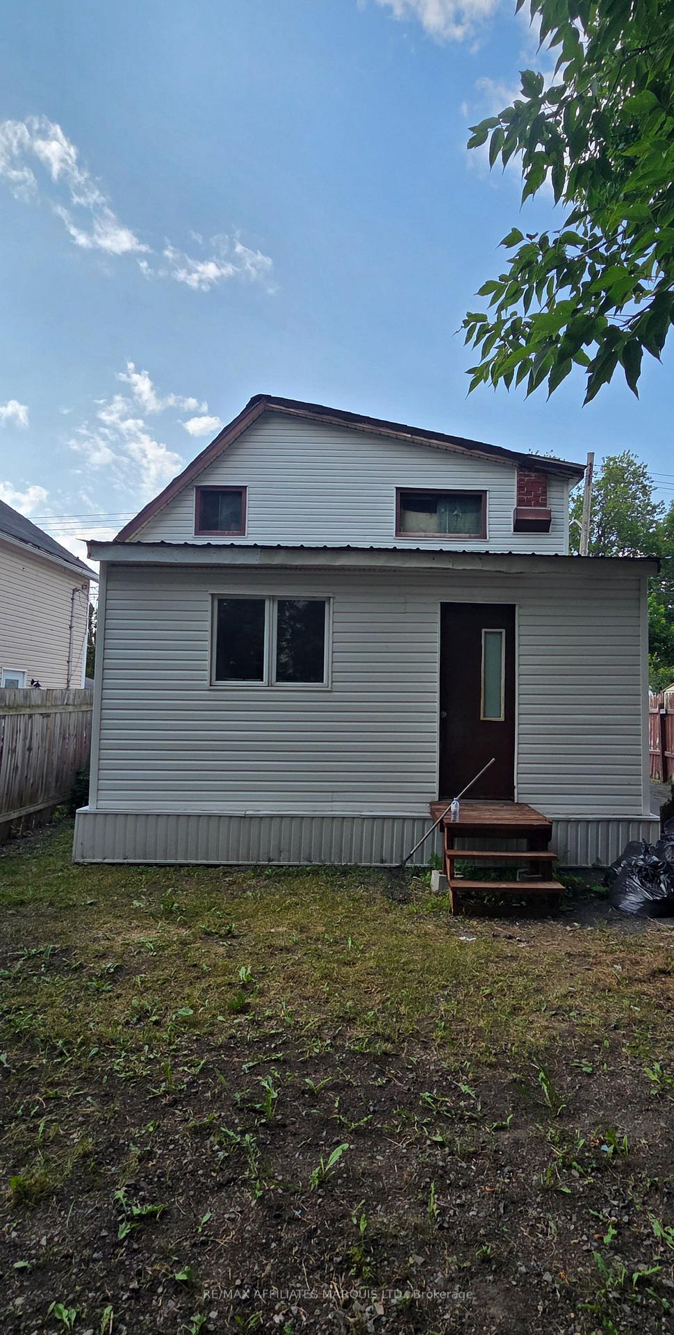 Photo 5 of 512 First Street W, Cornwall, Cornwall — HOMEH