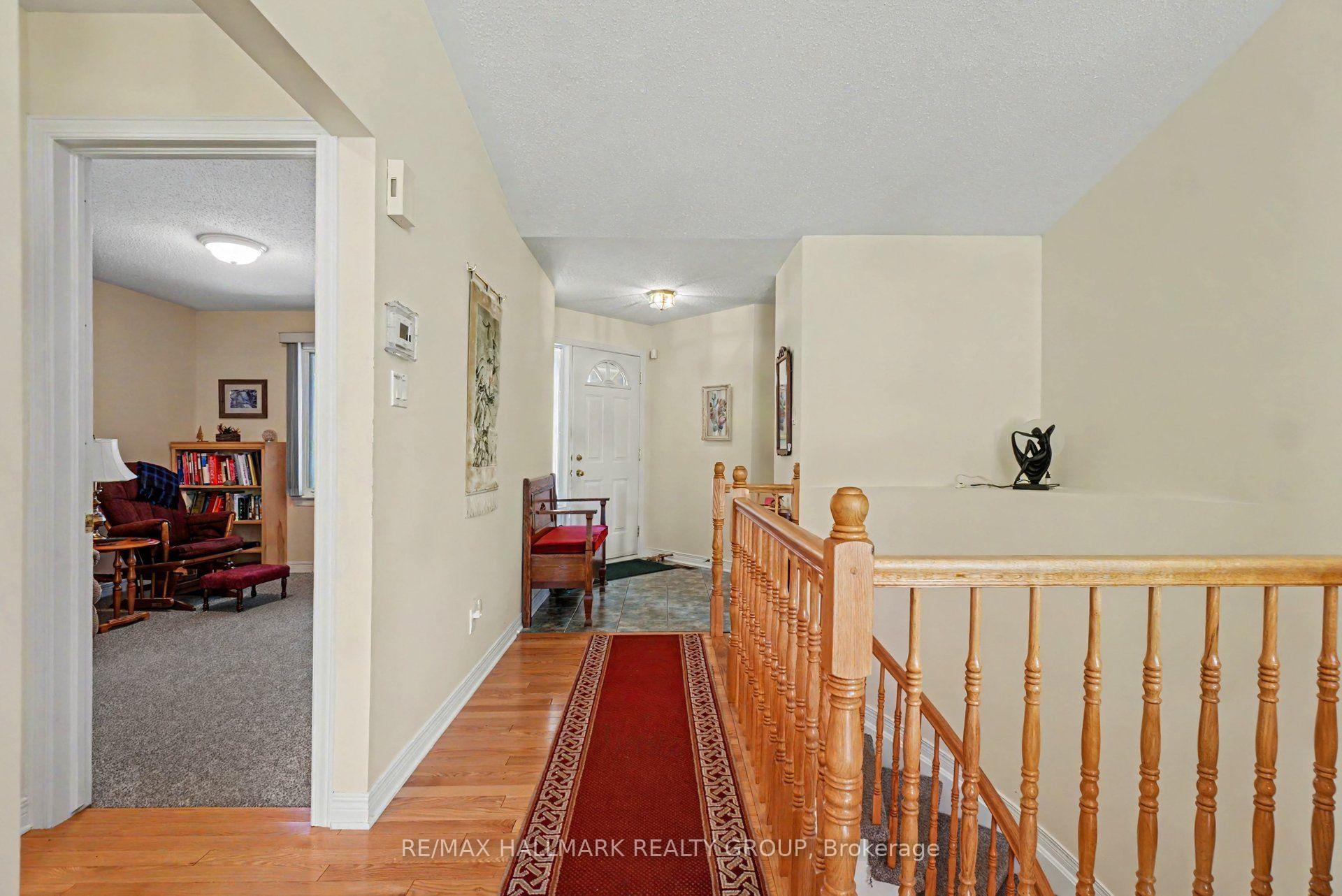Photo 3 of 13 Waterthrush Crescent, Ottawa, Kanata - Bridlewood — HOMEH