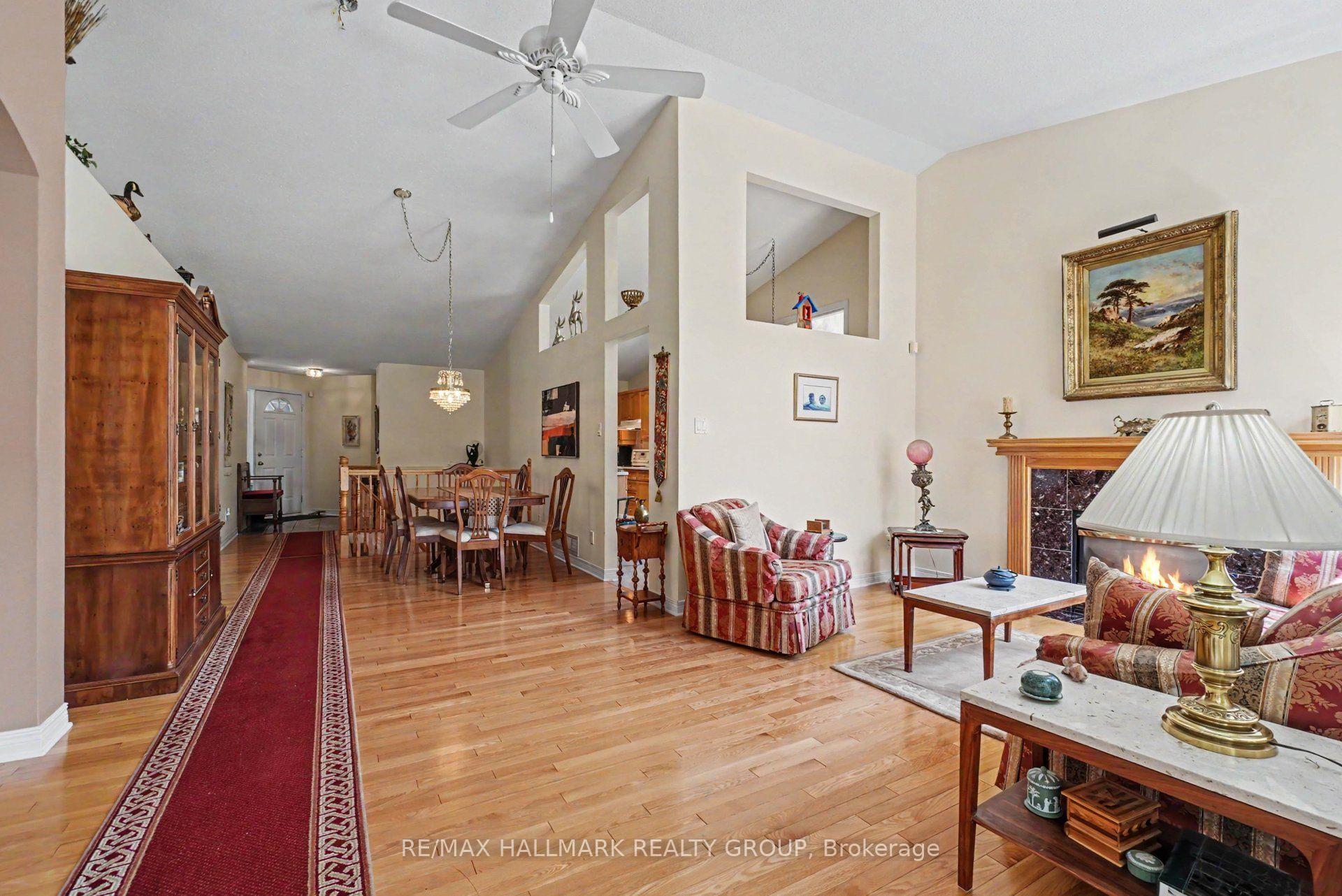 Photo 4 of 13 Waterthrush Crescent, Ottawa, Kanata - Bridlewood — HOMEH
