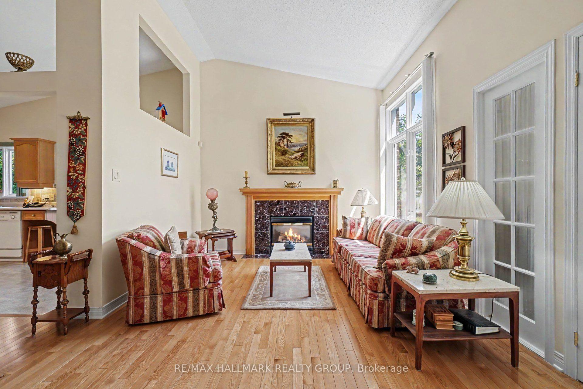Photo 5 of 13 Waterthrush Crescent, Ottawa, Kanata - Bridlewood — HOMEH