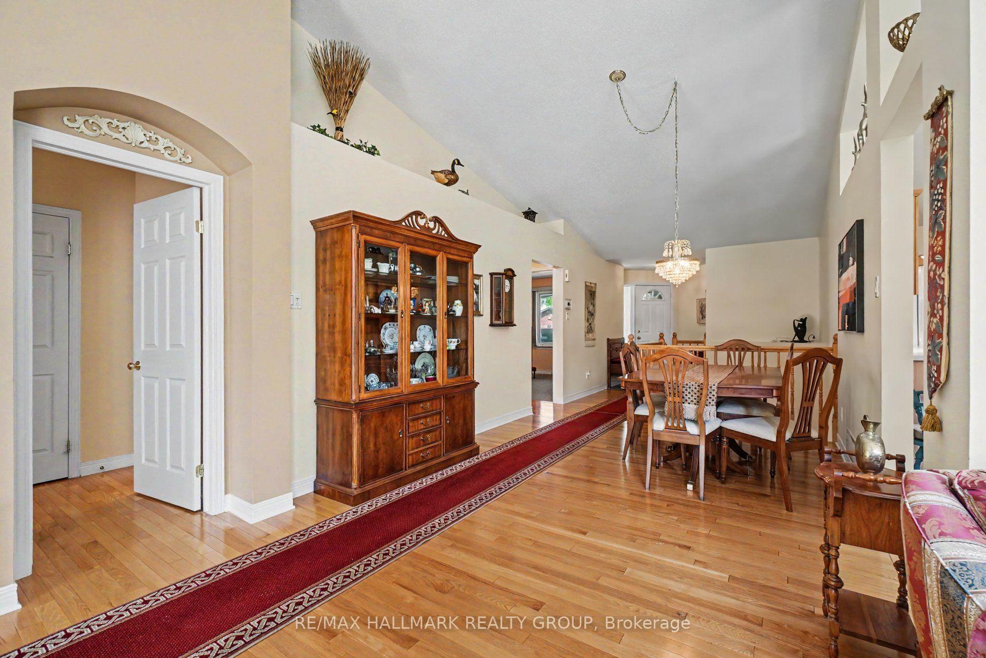 Photo 7 of 13 Waterthrush Crescent, Ottawa, Kanata - Bridlewood — HOMEH