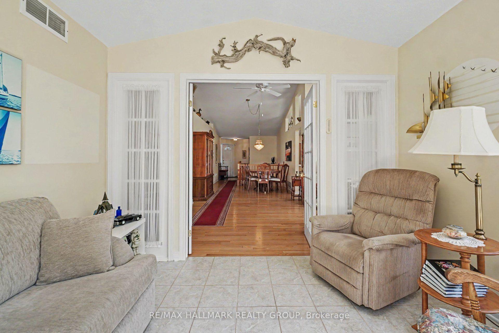 Photo 10 of 13 Waterthrush Crescent, Ottawa, Kanata - Bridlewood — HOMEH
