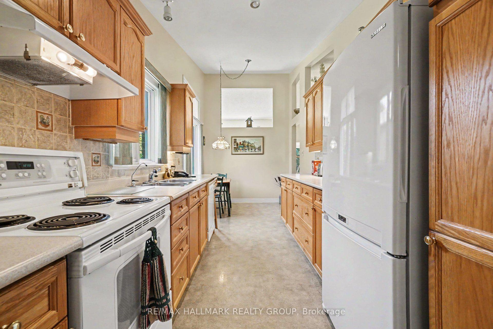 Photo 13 of 13 Waterthrush Crescent, Ottawa, Kanata - Bridlewood — HOMEH