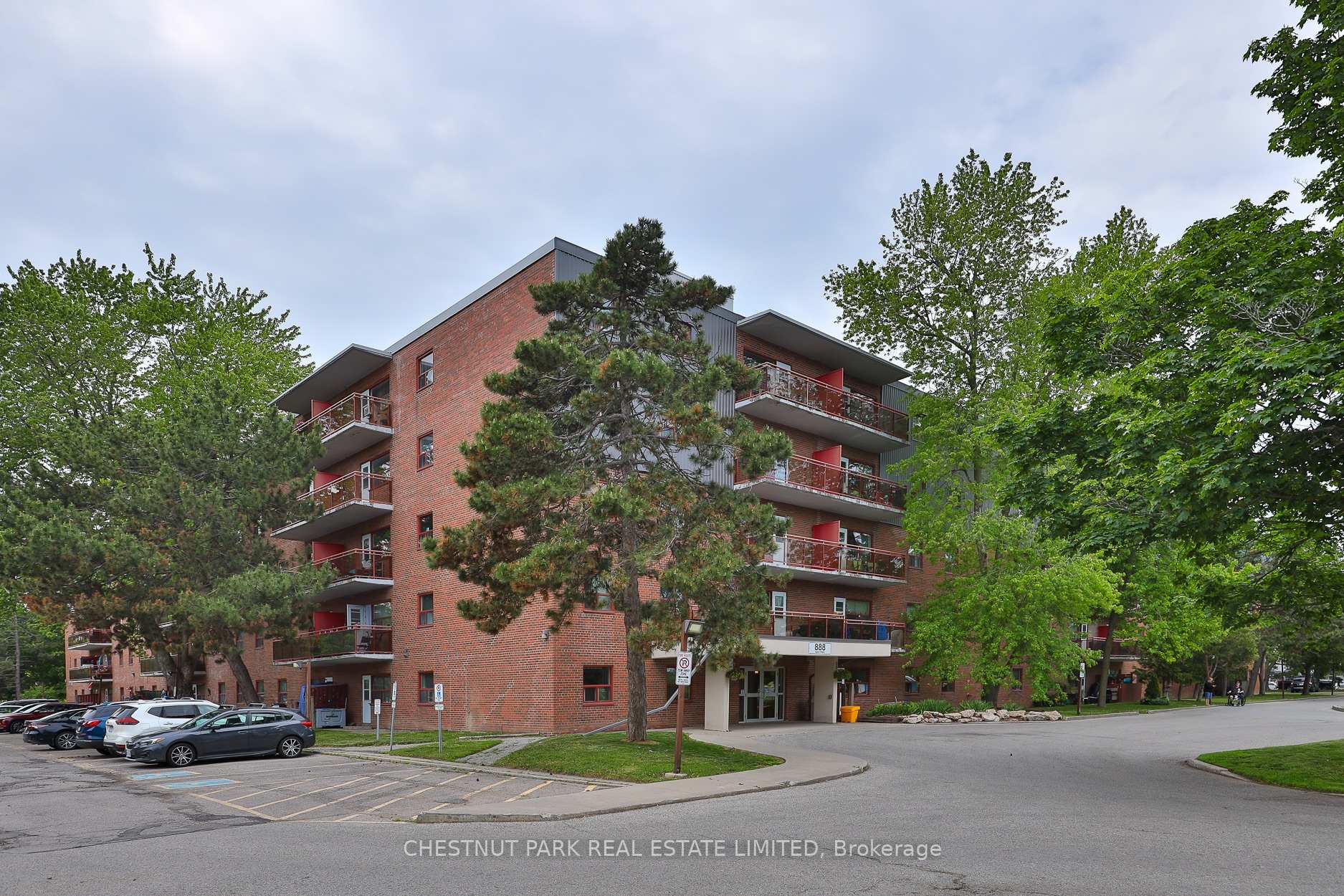 Front of Unit 503, 888 Glen Street