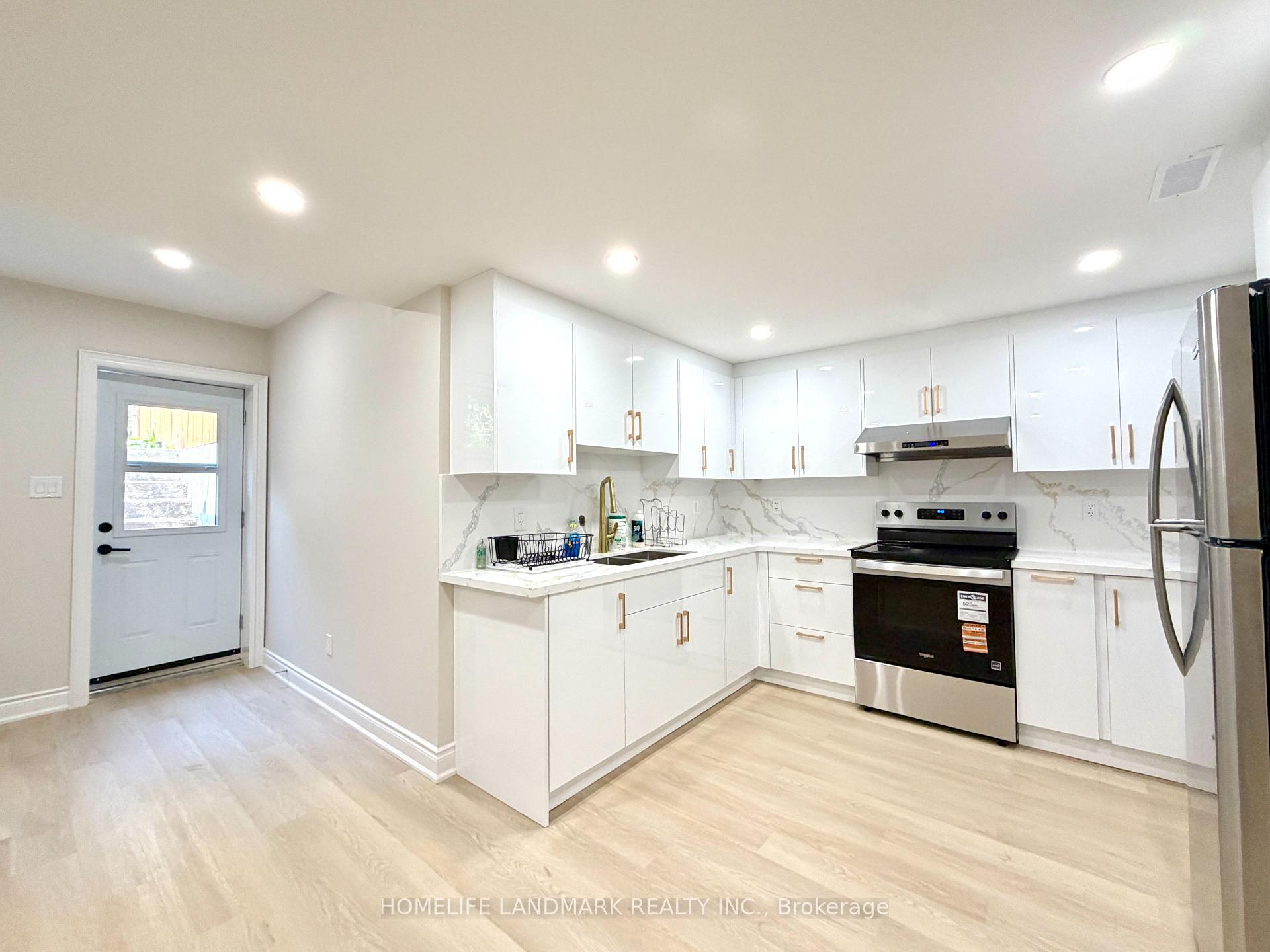 Photo 8 of 3380 Tudor Gate, Mississauga, Erin Mills — HOMEH