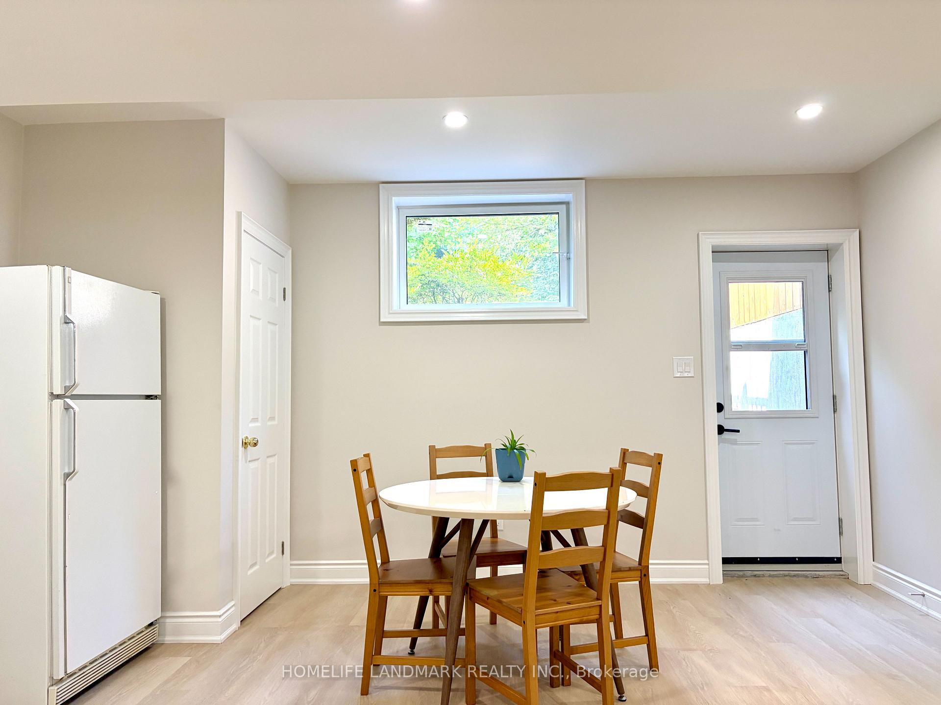 Photo 12 of 3380 Tudor Gate, Mississauga, Erin Mills — HOMEH