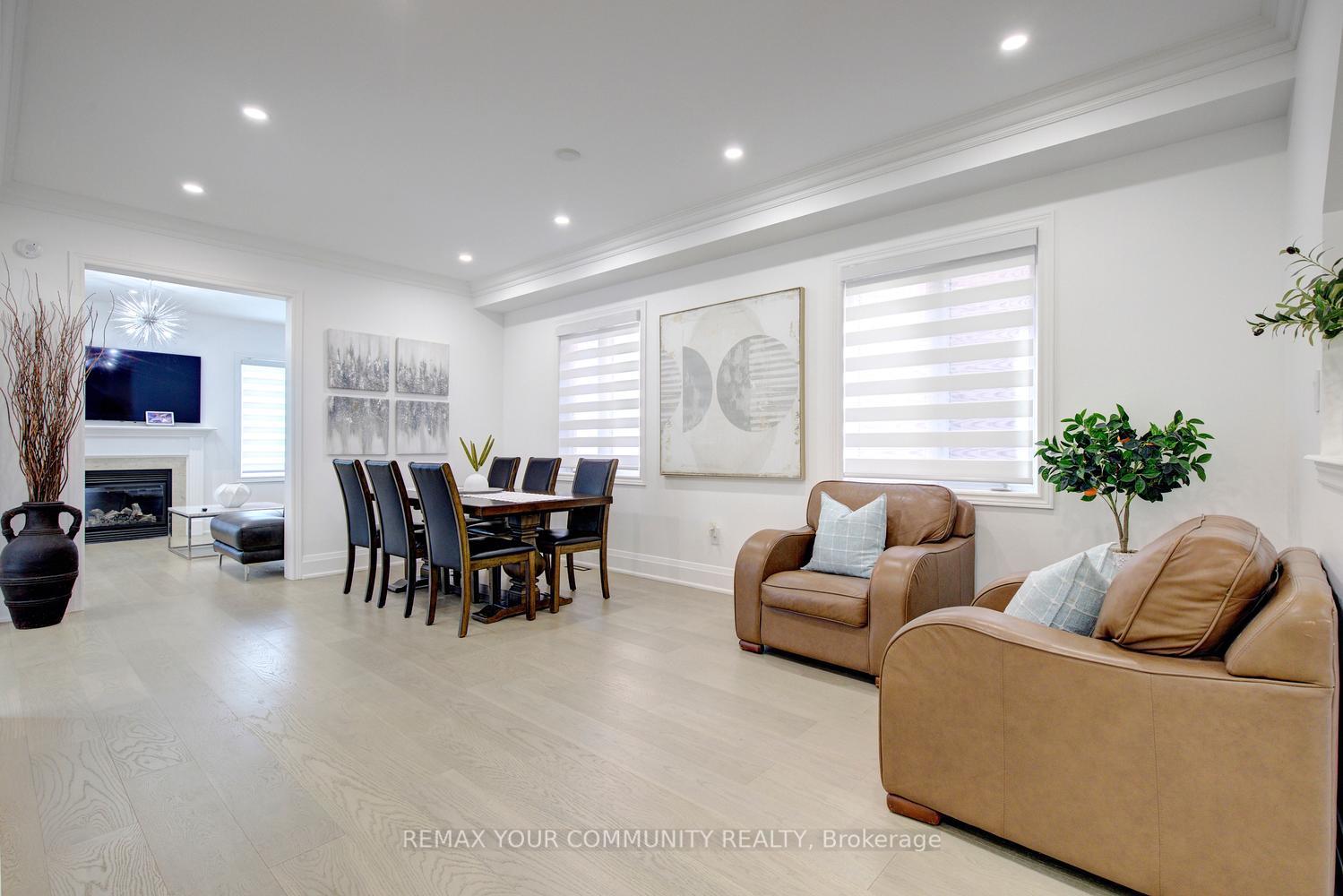 Photo 5 of 16 Muret Crescent, Vaughan, Patterson — HOMEH