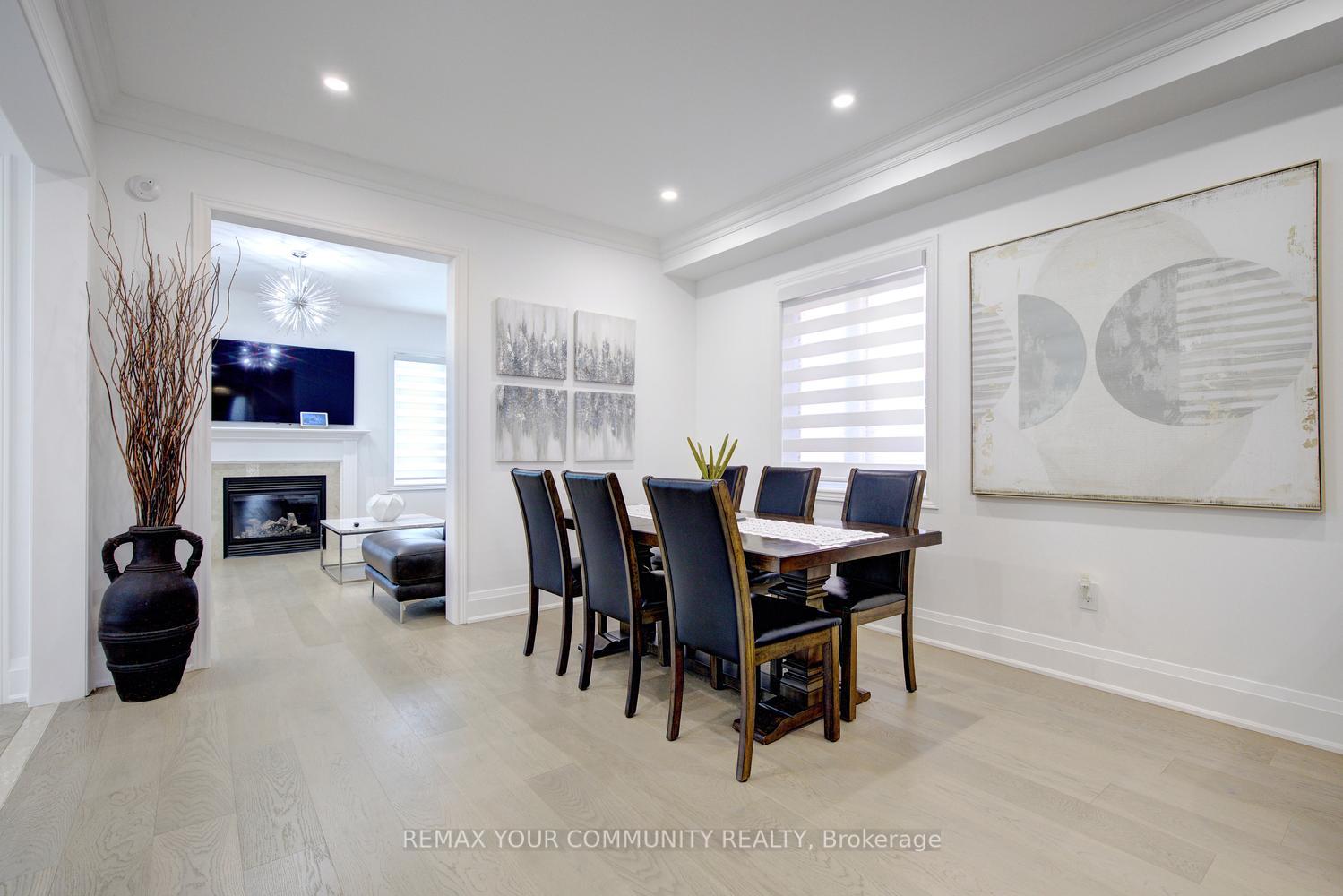 Photo 6 of 16 Muret Crescent, Vaughan, Patterson — HOMEH