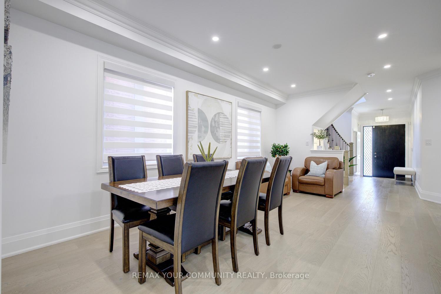 Photo 8 of 16 Muret Crescent, Vaughan, Patterson — HOMEH