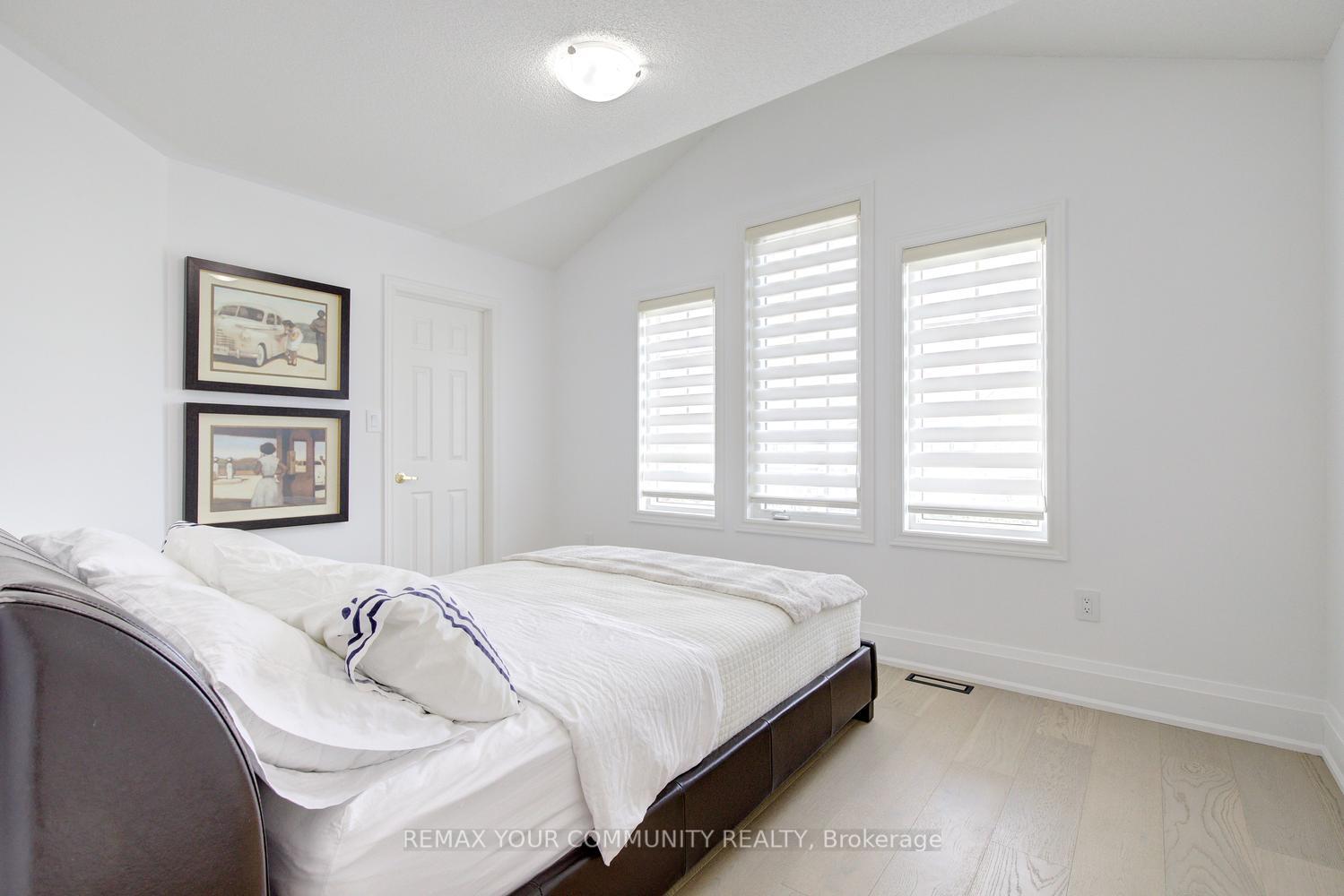 Photo 27 of 16 Muret Crescent, Vaughan, Patterson — HOMEH