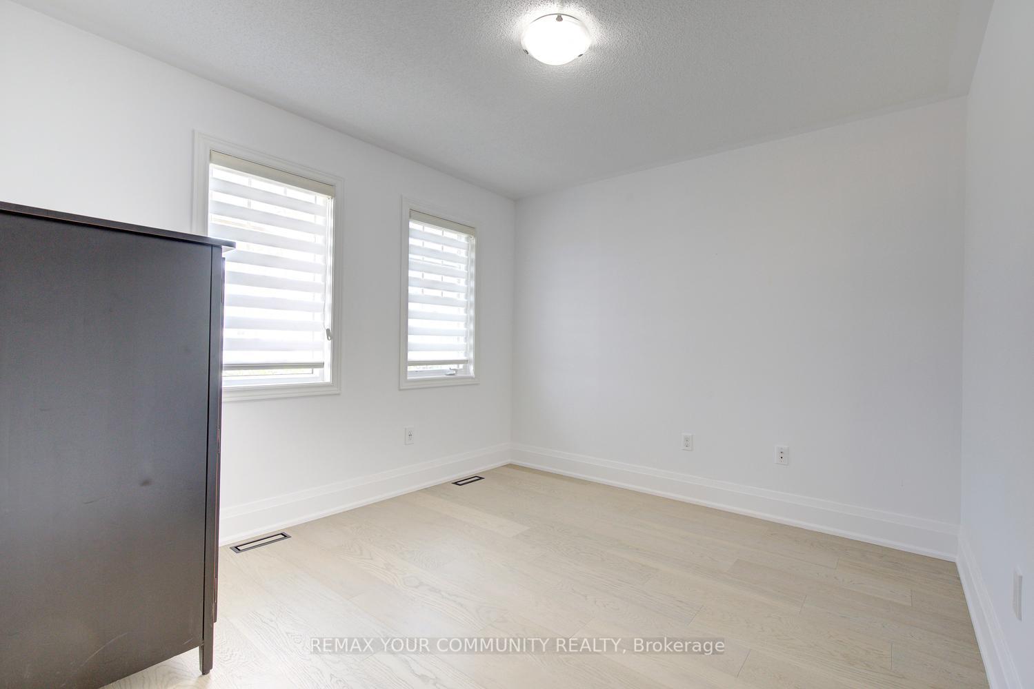Photo 28 of 16 Muret Crescent, Vaughan, Patterson — HOMEH