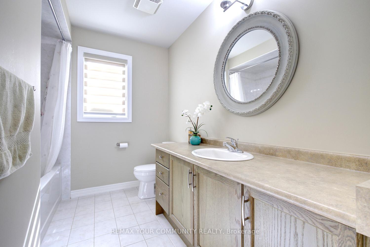 Photo 29 of 16 Muret Crescent, Vaughan, Patterson — HOMEH