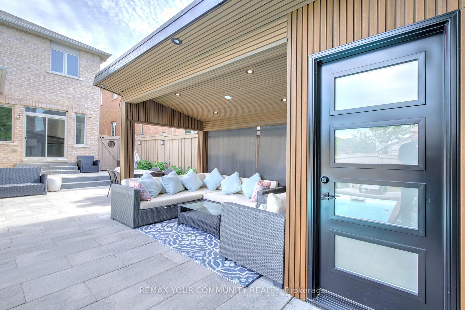 Photo 36 of 16 Muret Crescent, Vaughan, Patterson — HOMEH
