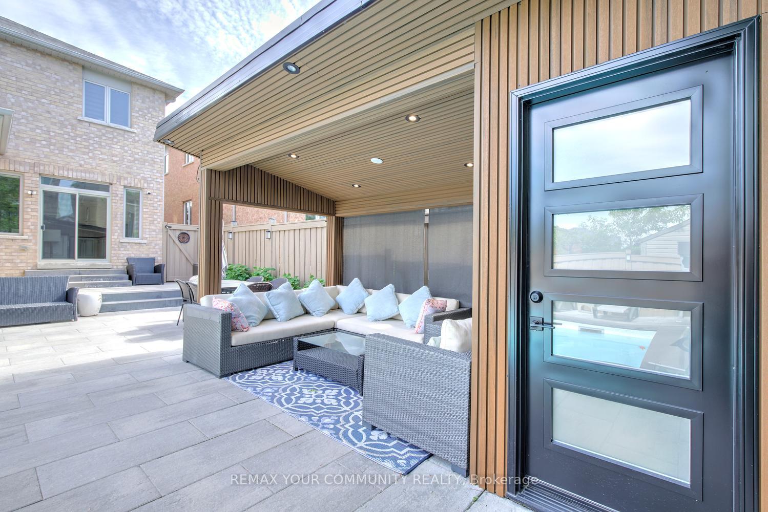 Photo 37 of 16 Muret Crescent, Vaughan, Patterson — HOMEH