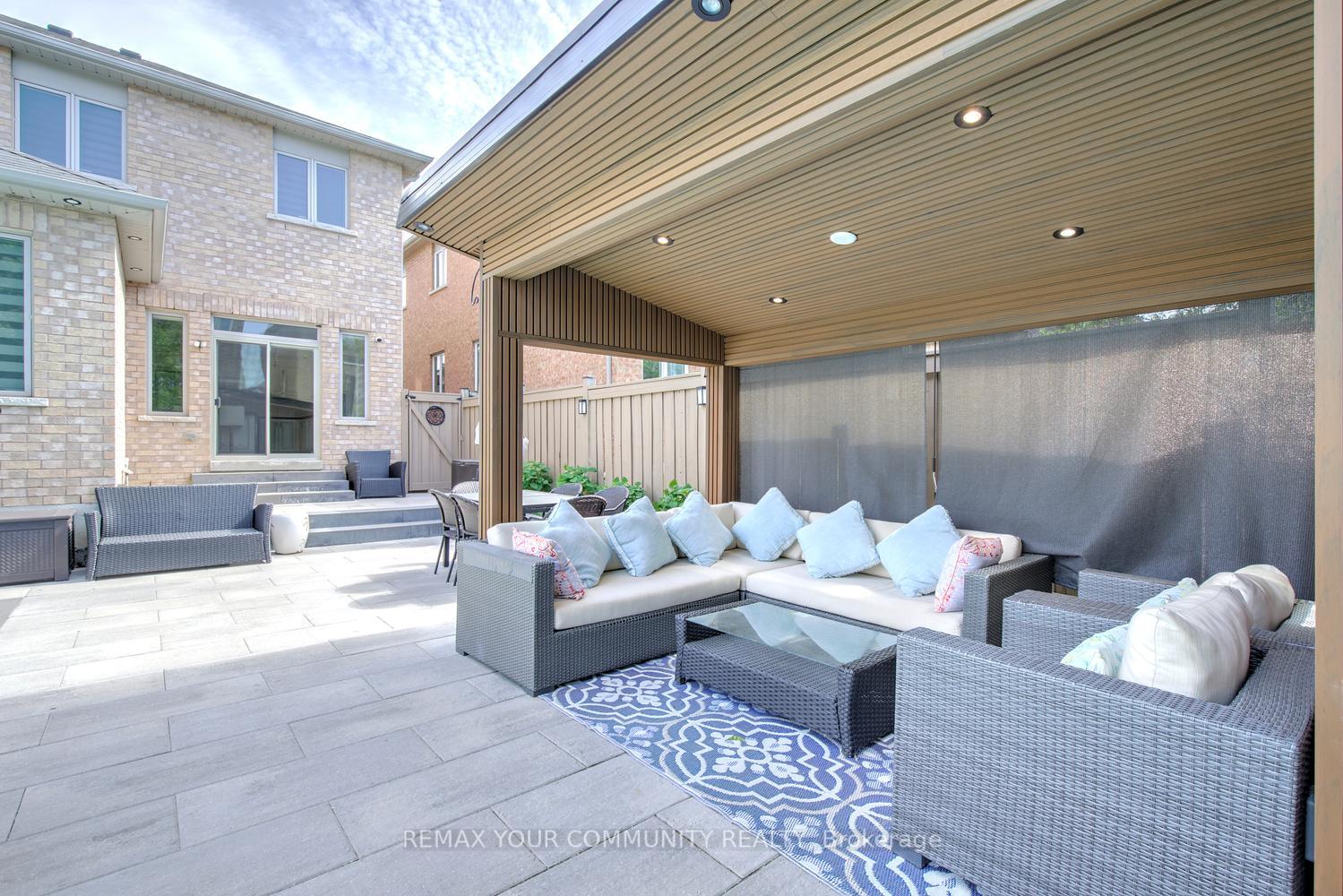Photo 39 of 16 Muret Crescent, Vaughan, Patterson — HOMEH