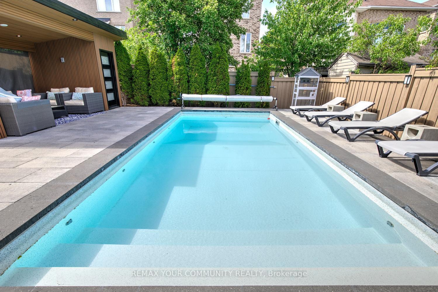 Photo 40 of 16 Muret Crescent, Vaughan, Patterson — HOMEH