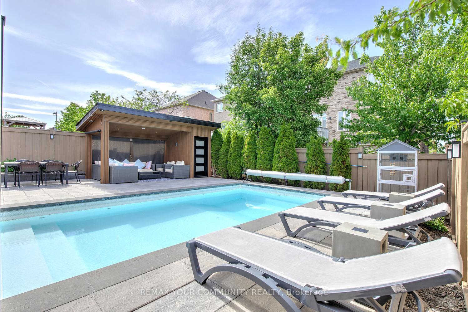 Photo 47 of 16 Muret Crescent, Vaughan, Patterson — HOMEH
