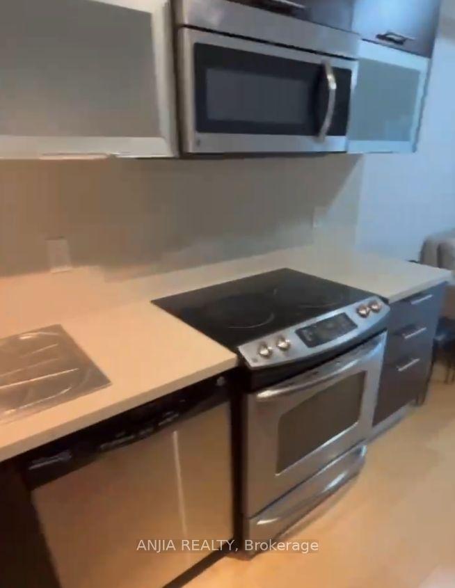Photo 8 of Unit 817, 386 Yonge Street, Toronto, Bay Street Corridor — HOMEH