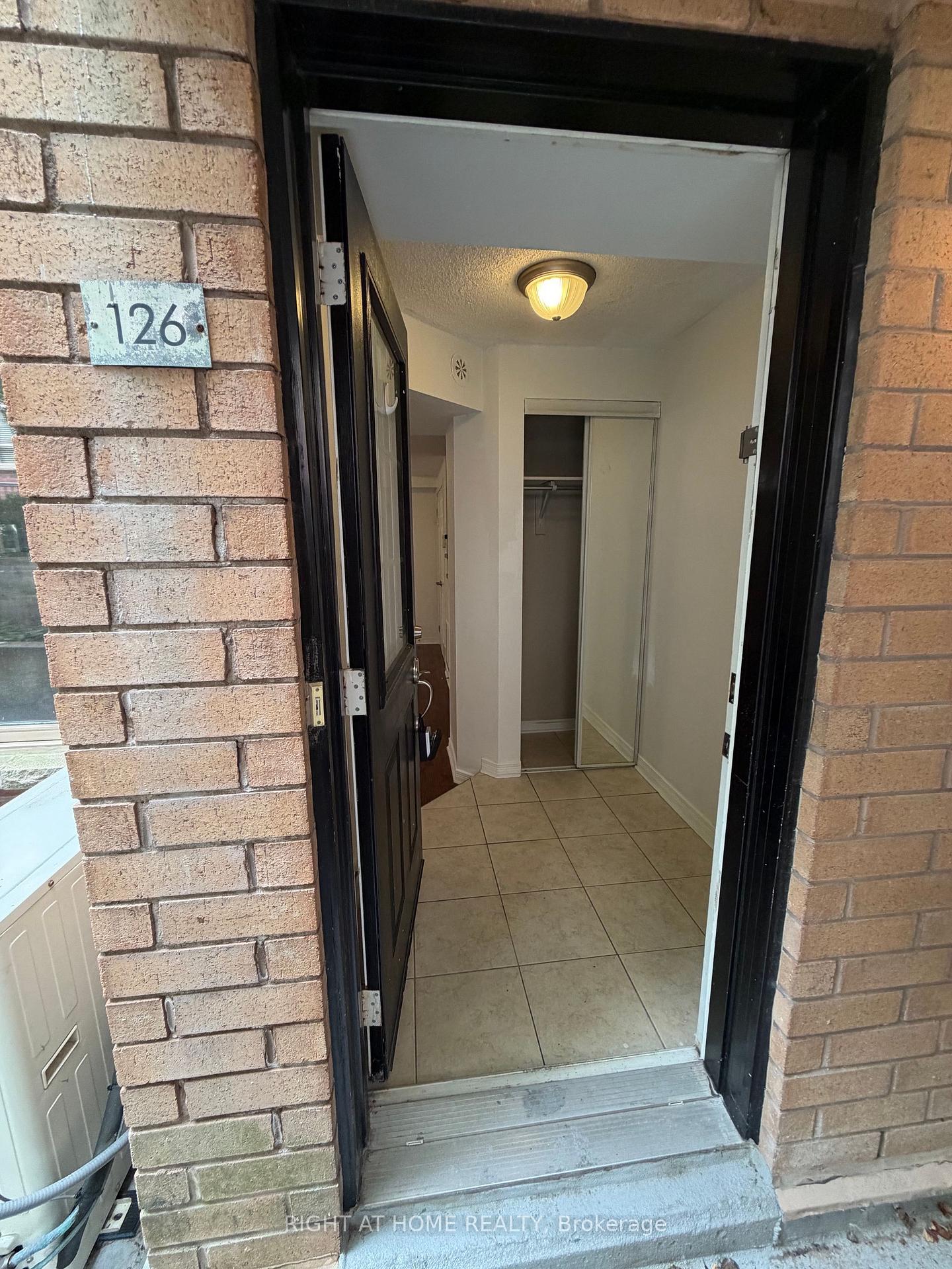 Photo 4 of Unit 126, 11 Ruttan Street, Toronto, Dufferin Grove — HOMEH